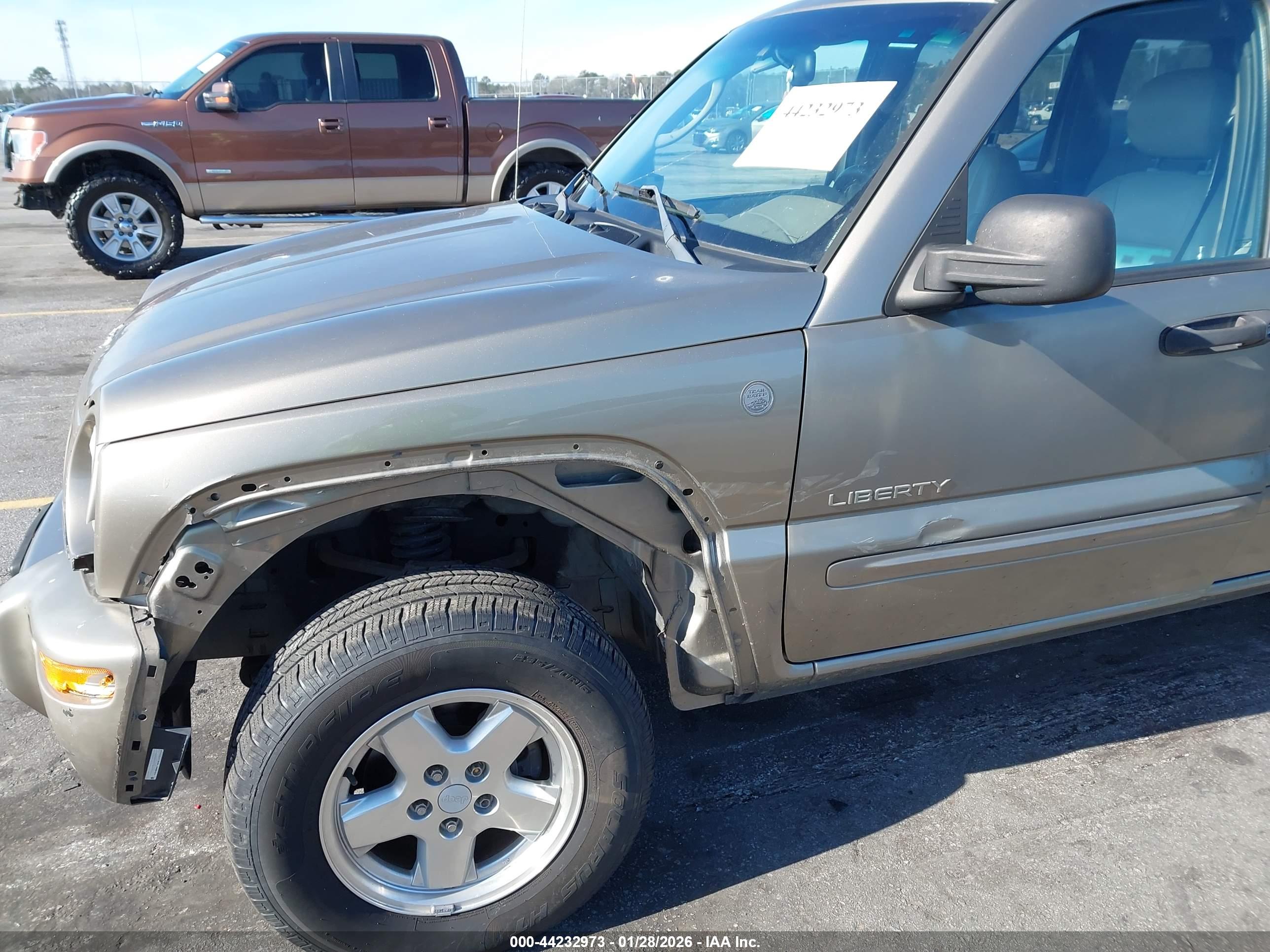 JEEP LIBERTY image 6