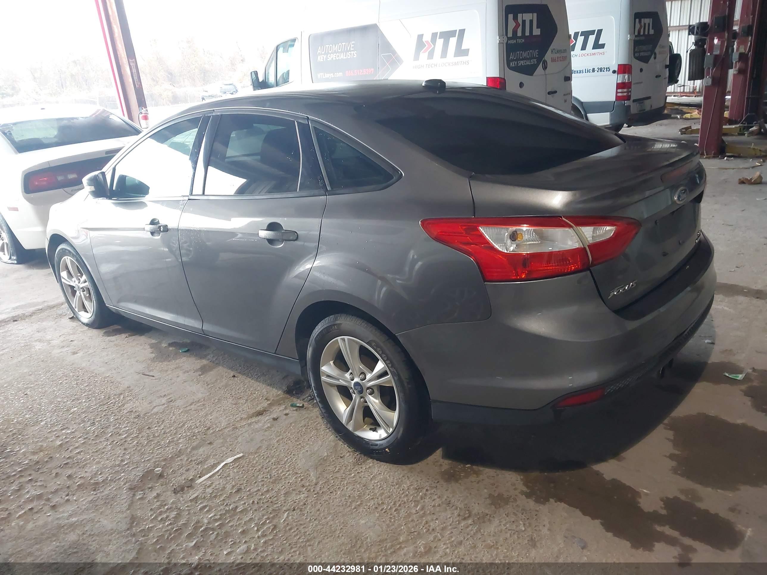 FORD FOCUS image 3