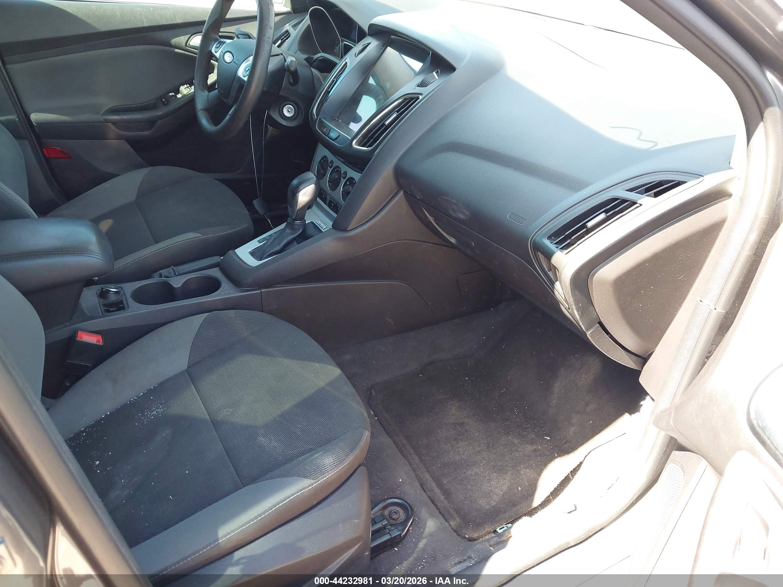 FORD FOCUS image 5