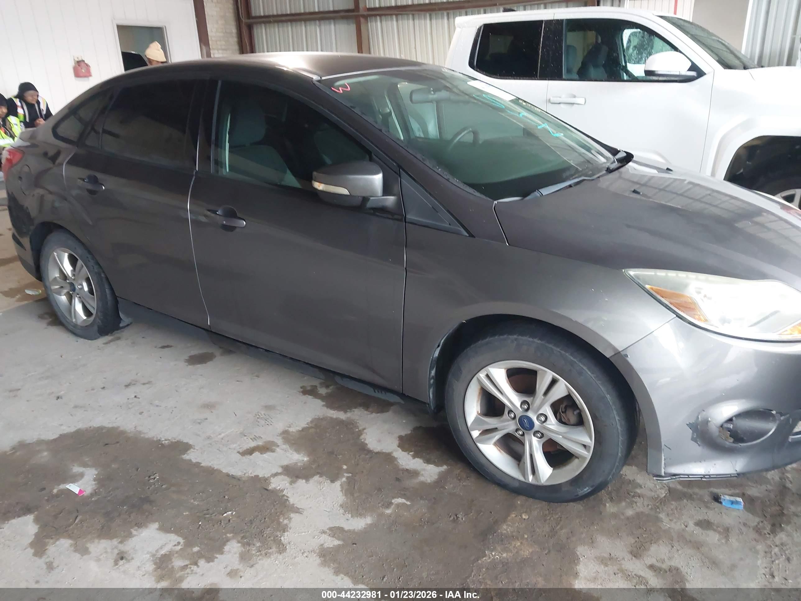 FORD FOCUS image 6