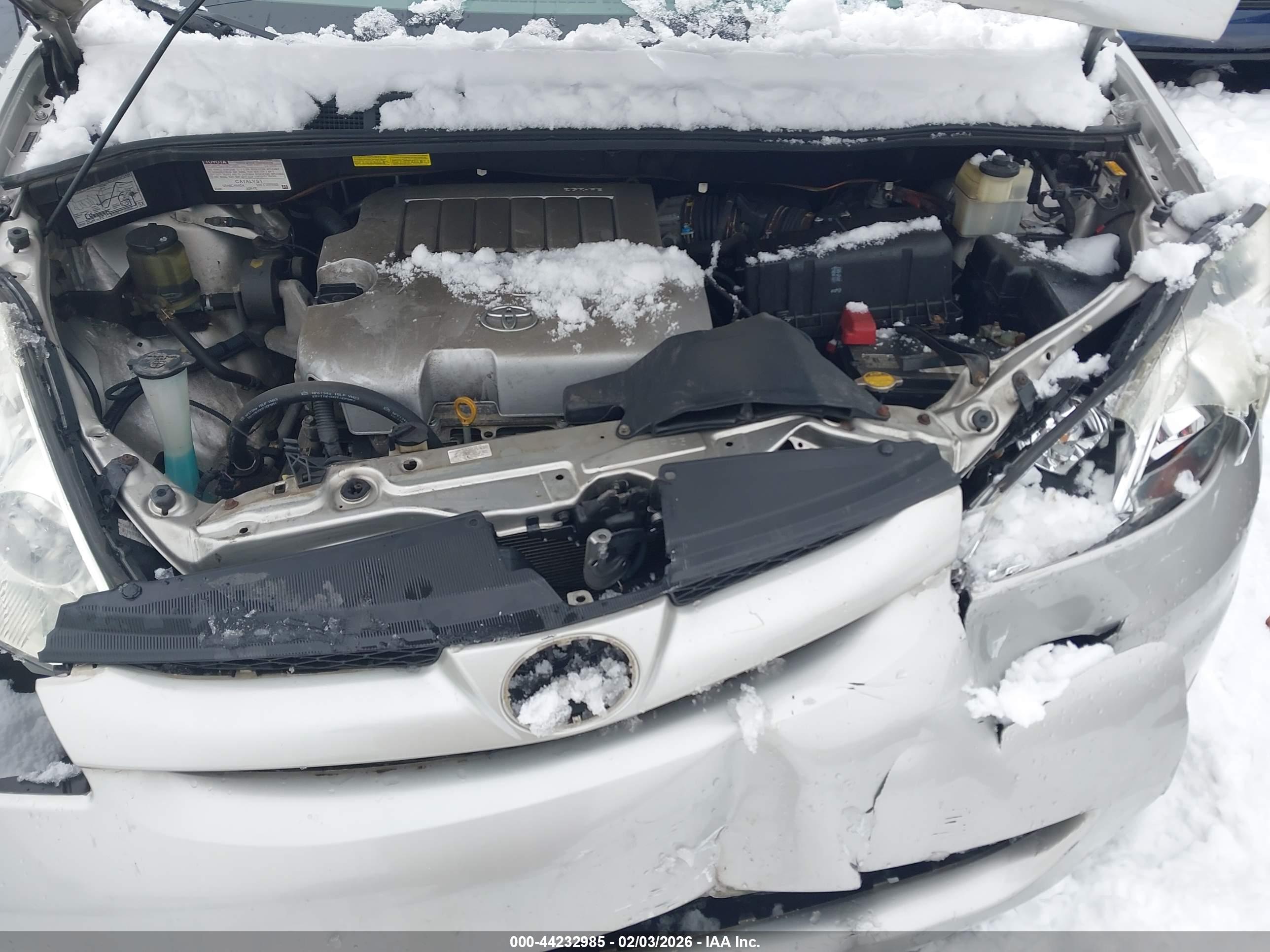 TOYOTA SIENNA image 10