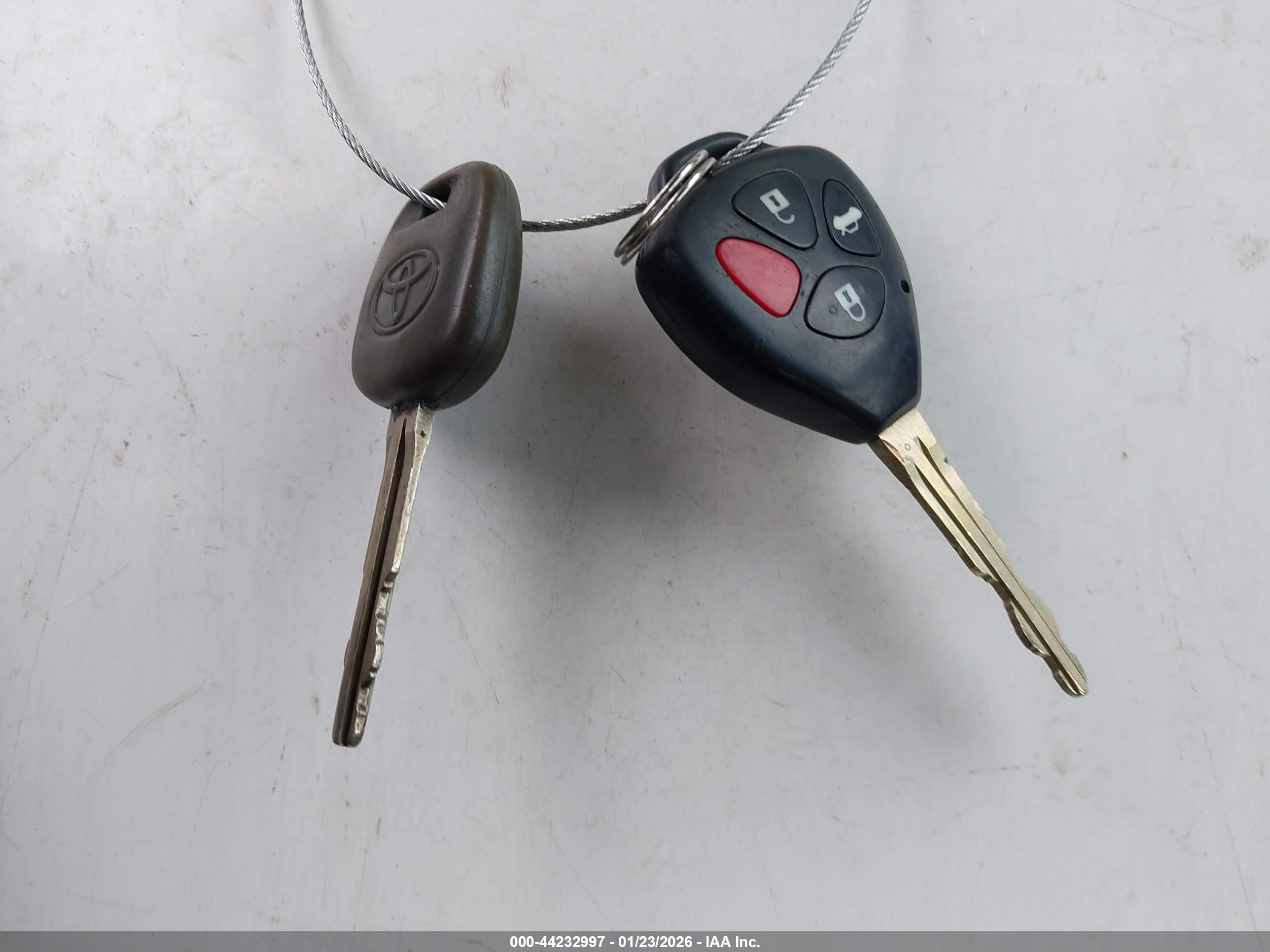 TOYOTA CAMRY image 11