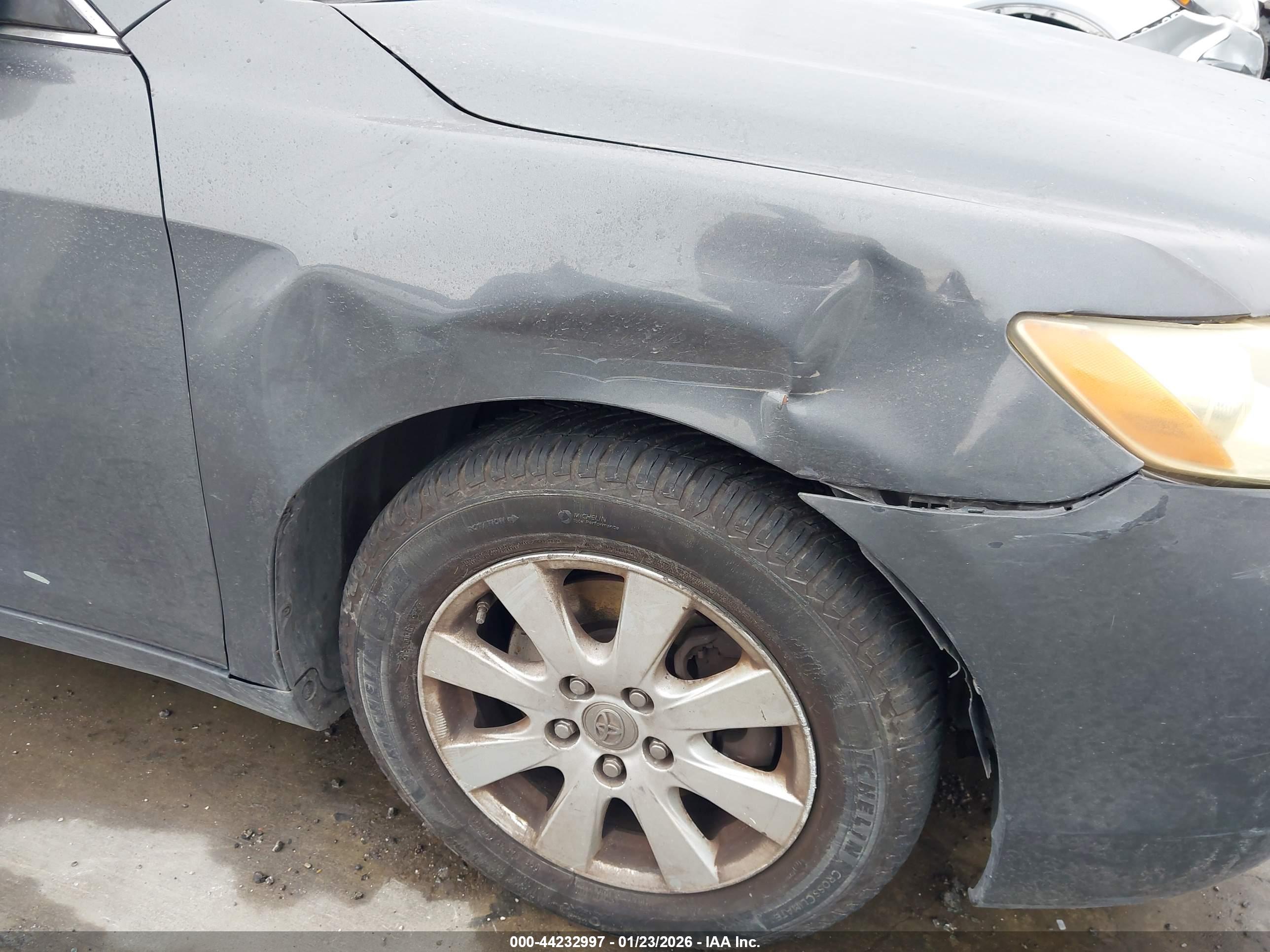 TOYOTA CAMRY image 6