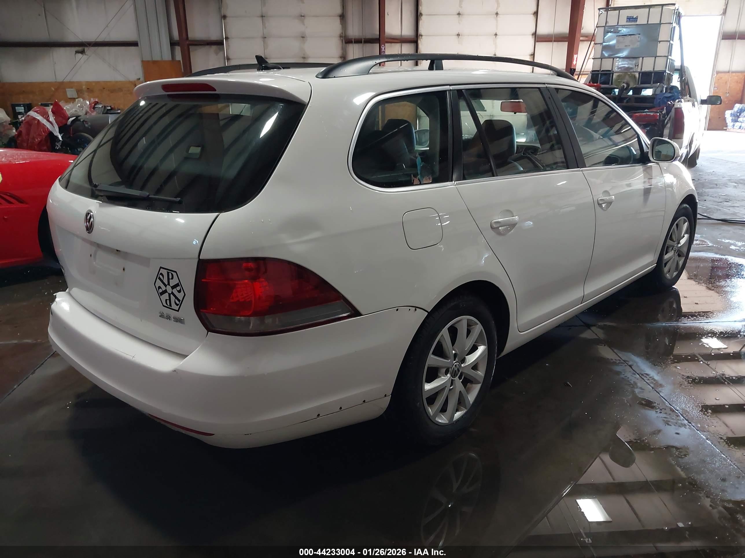 VOLKSWAGEN JETTA image 4