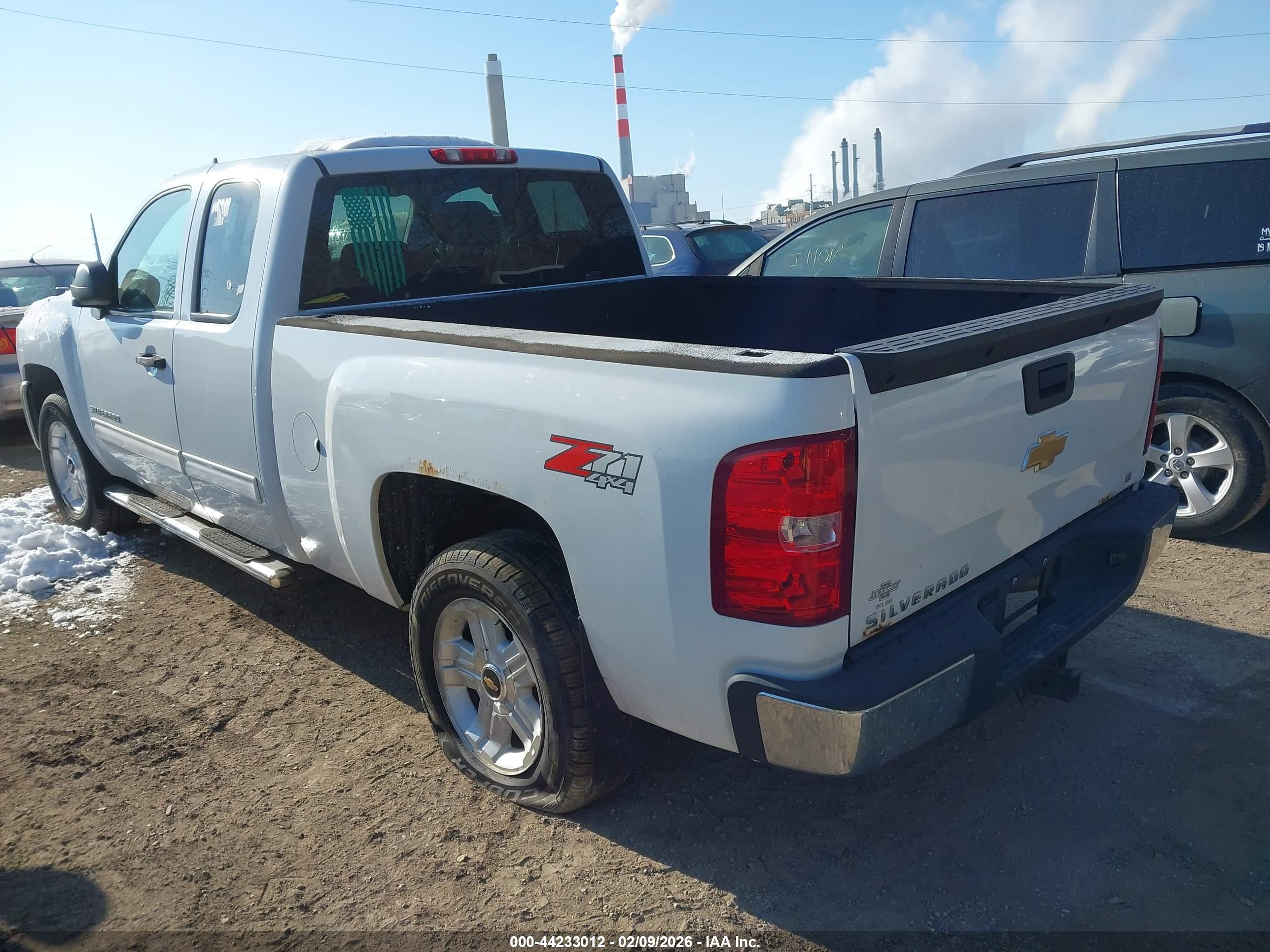 CHEVROLET SILVERADO image 6