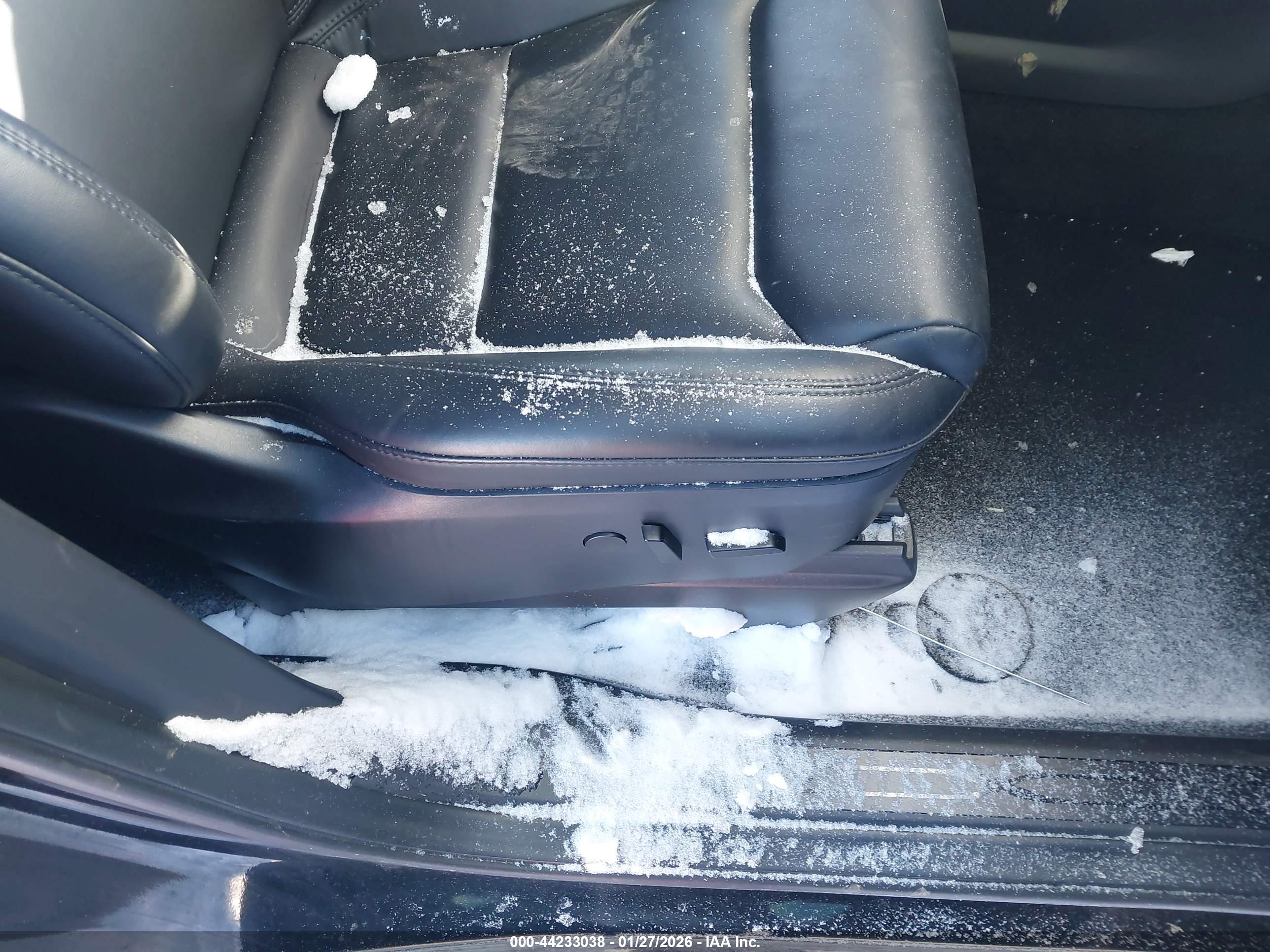 TESLA MODEL image 5
