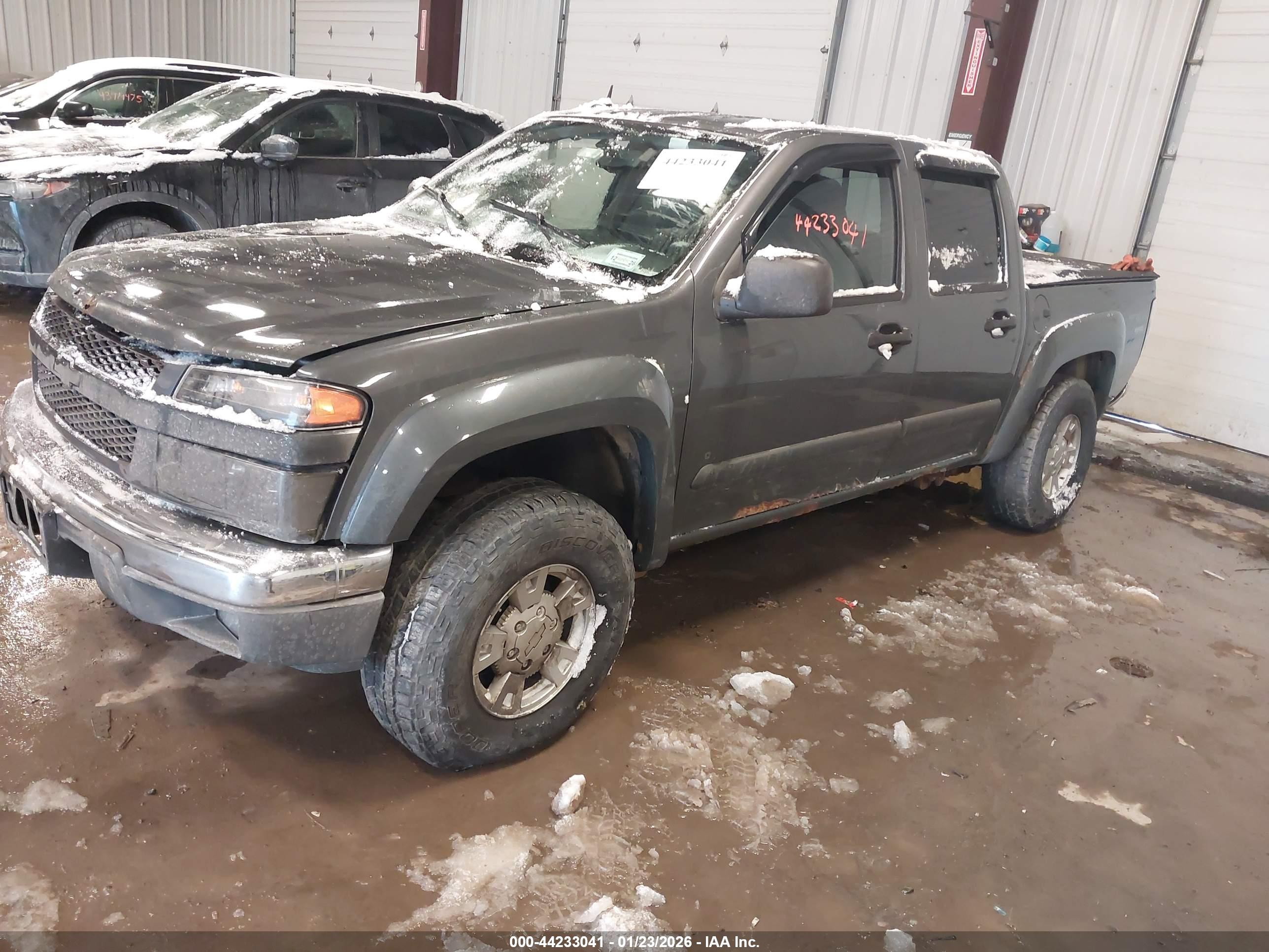 CHEVROLET COLORADO image 2