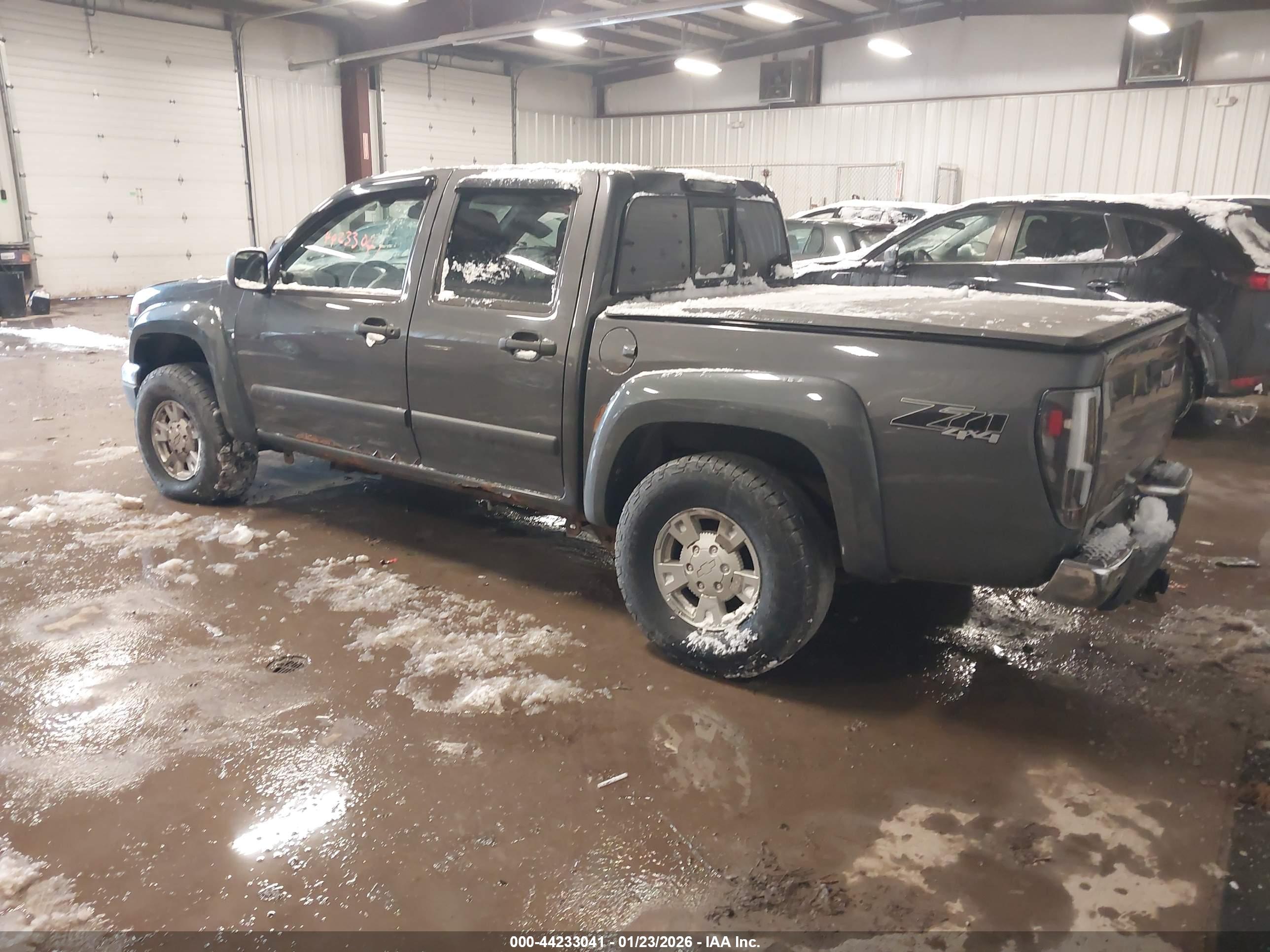 CHEVROLET COLORADO image 3