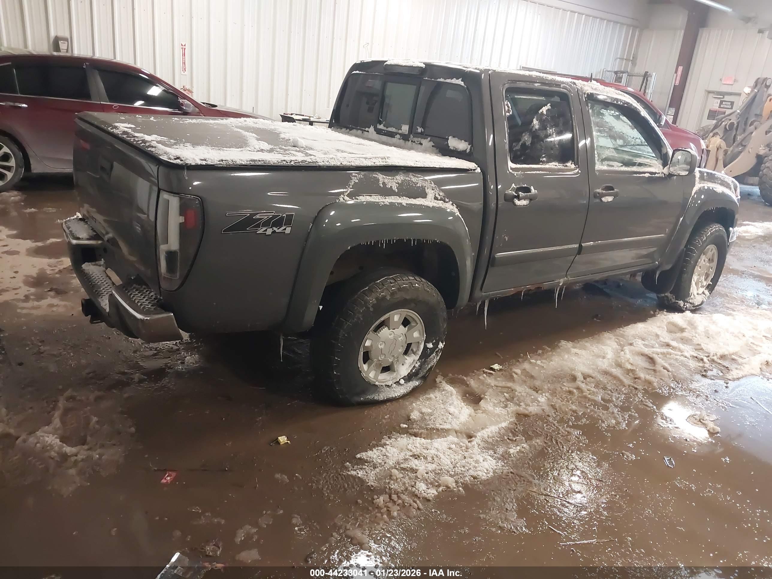 CHEVROLET COLORADO image 4