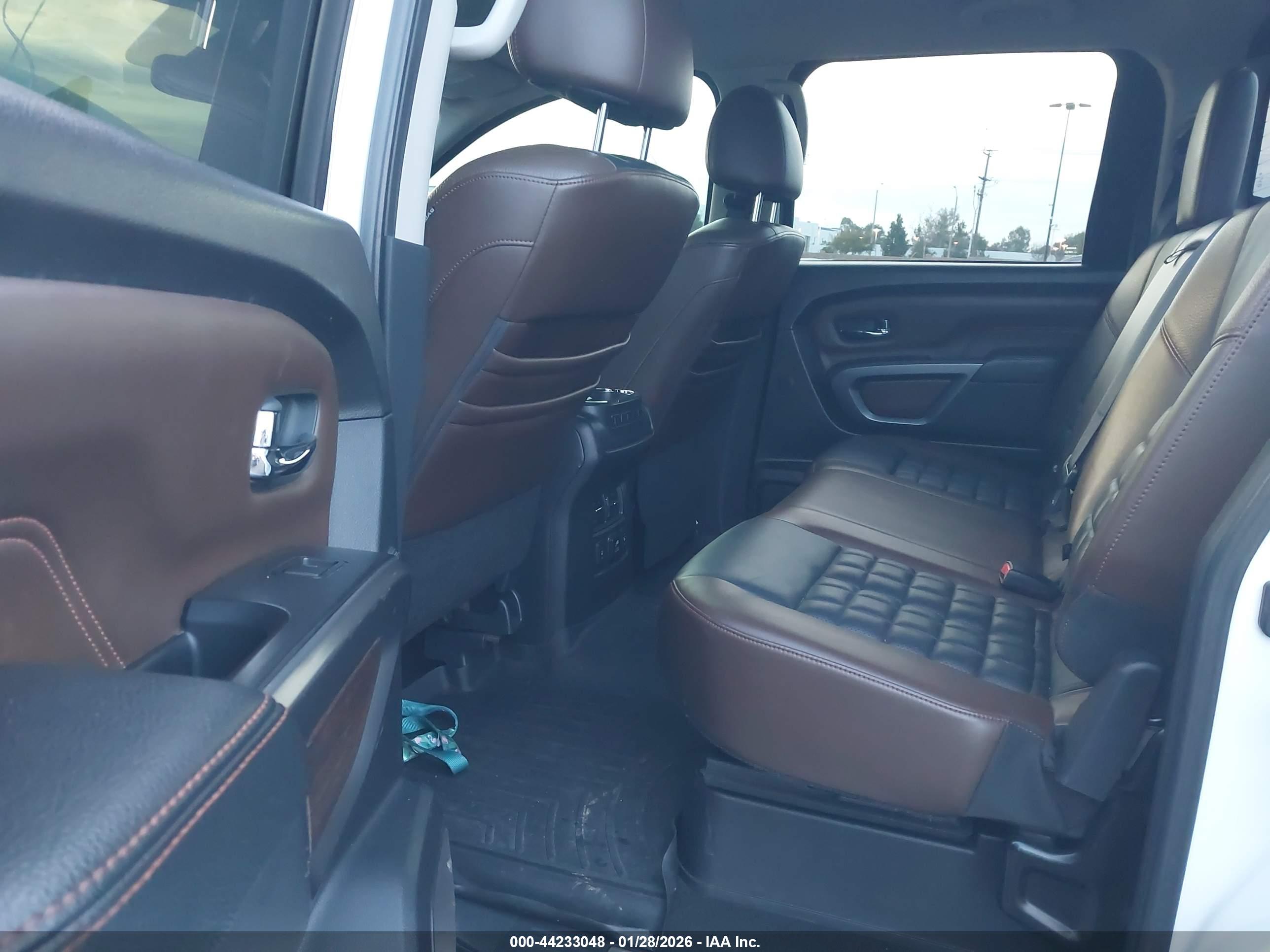 NISSAN TITAN image 8