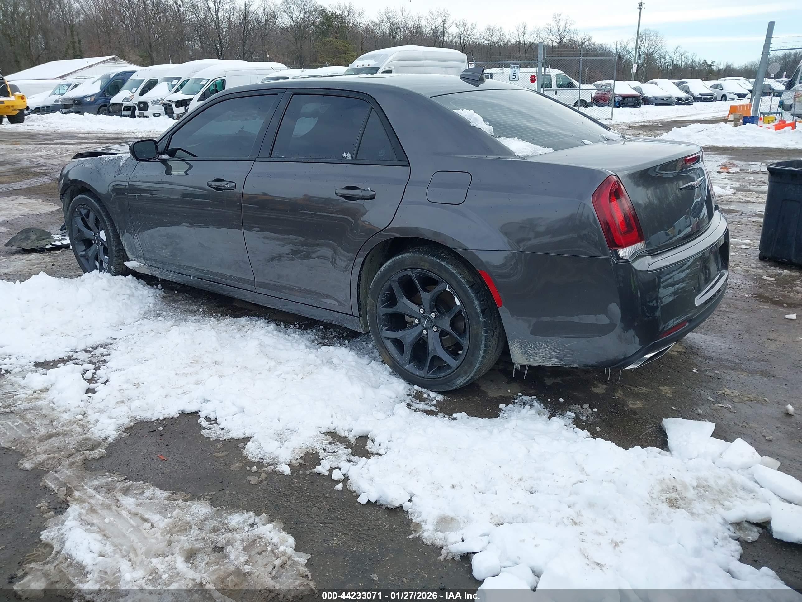 CHRYSLER 300 image 3