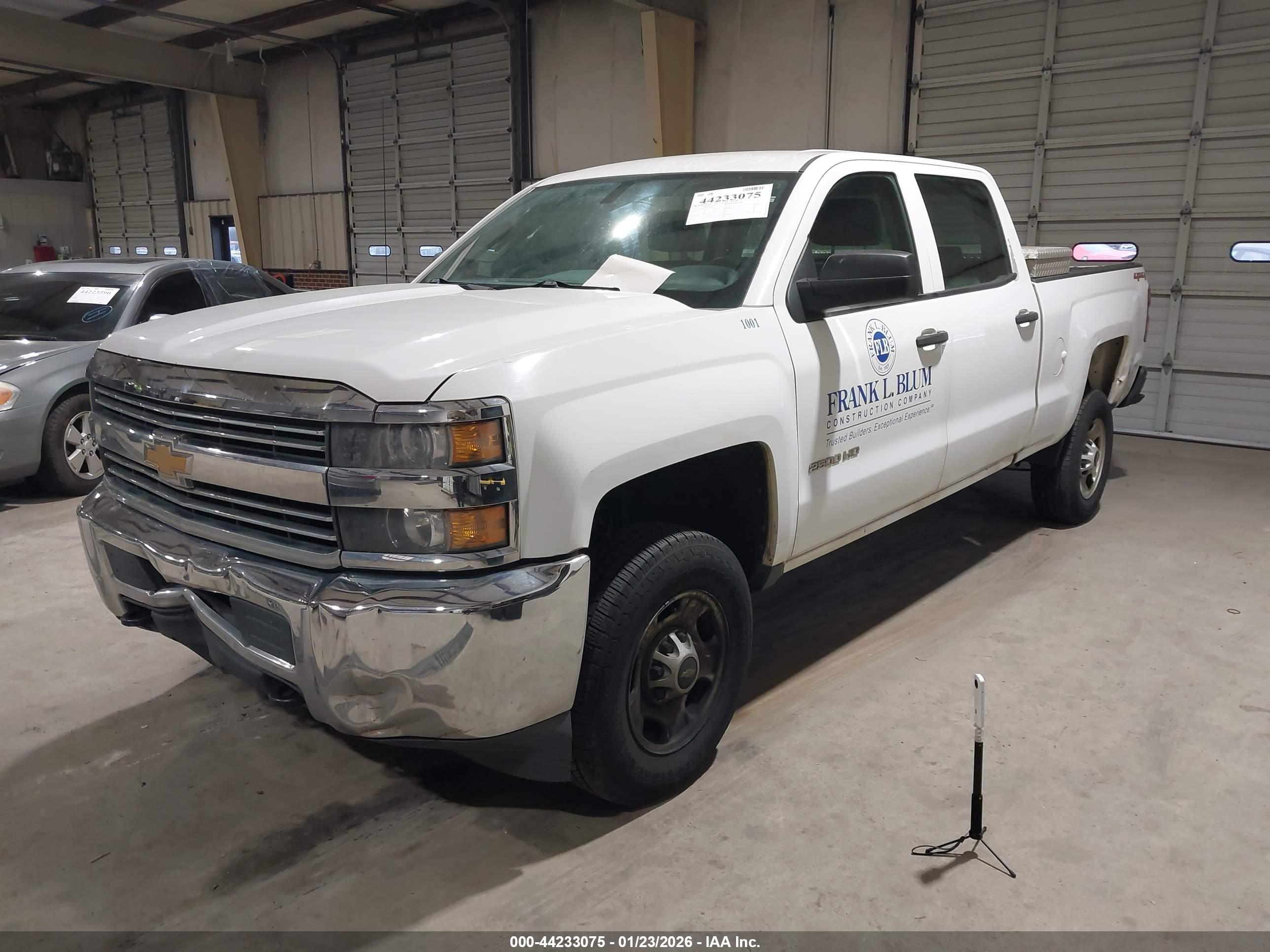 CHEVROLET SILVERADO image 2