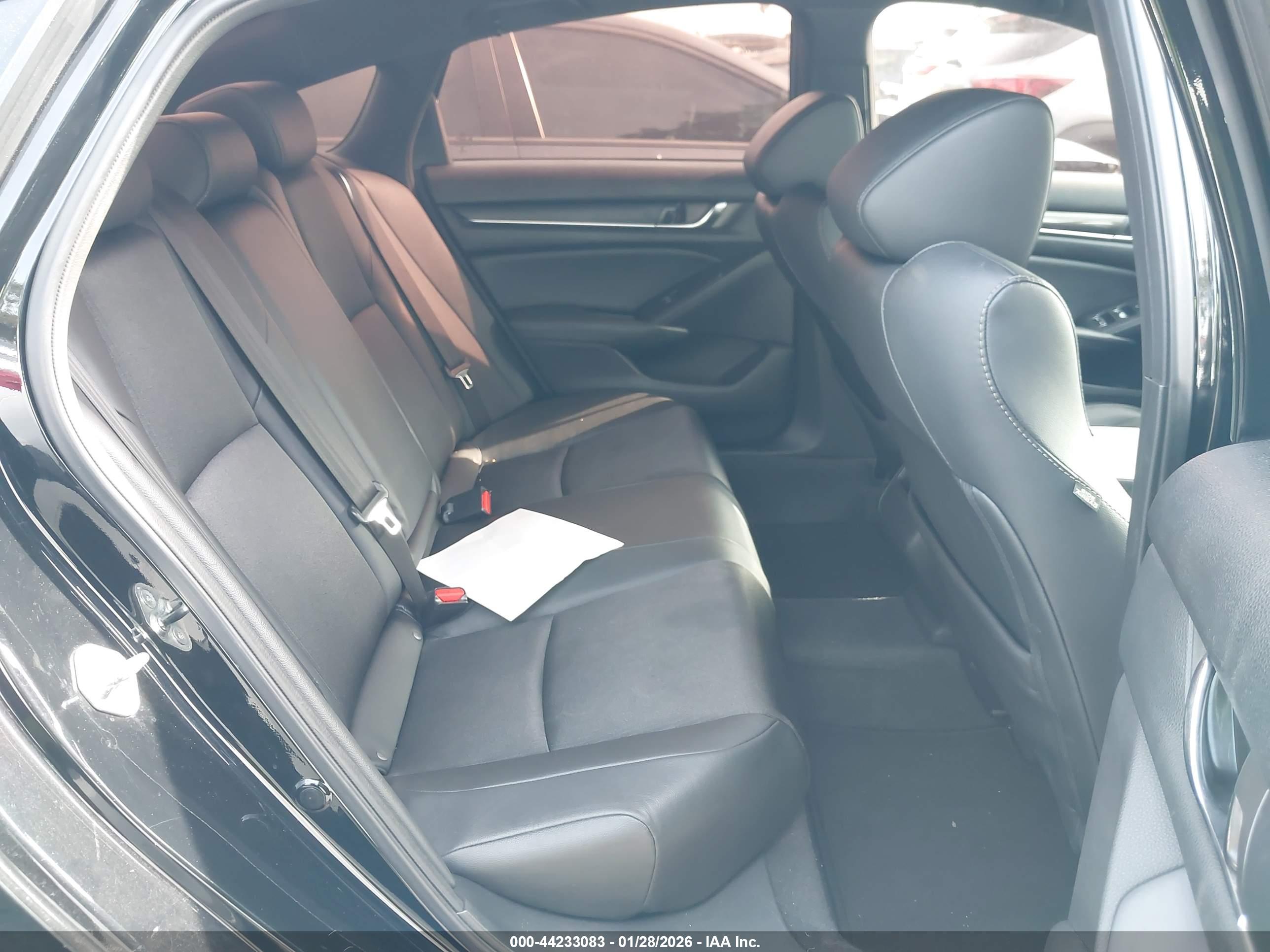 HONDA ACCORD image 8