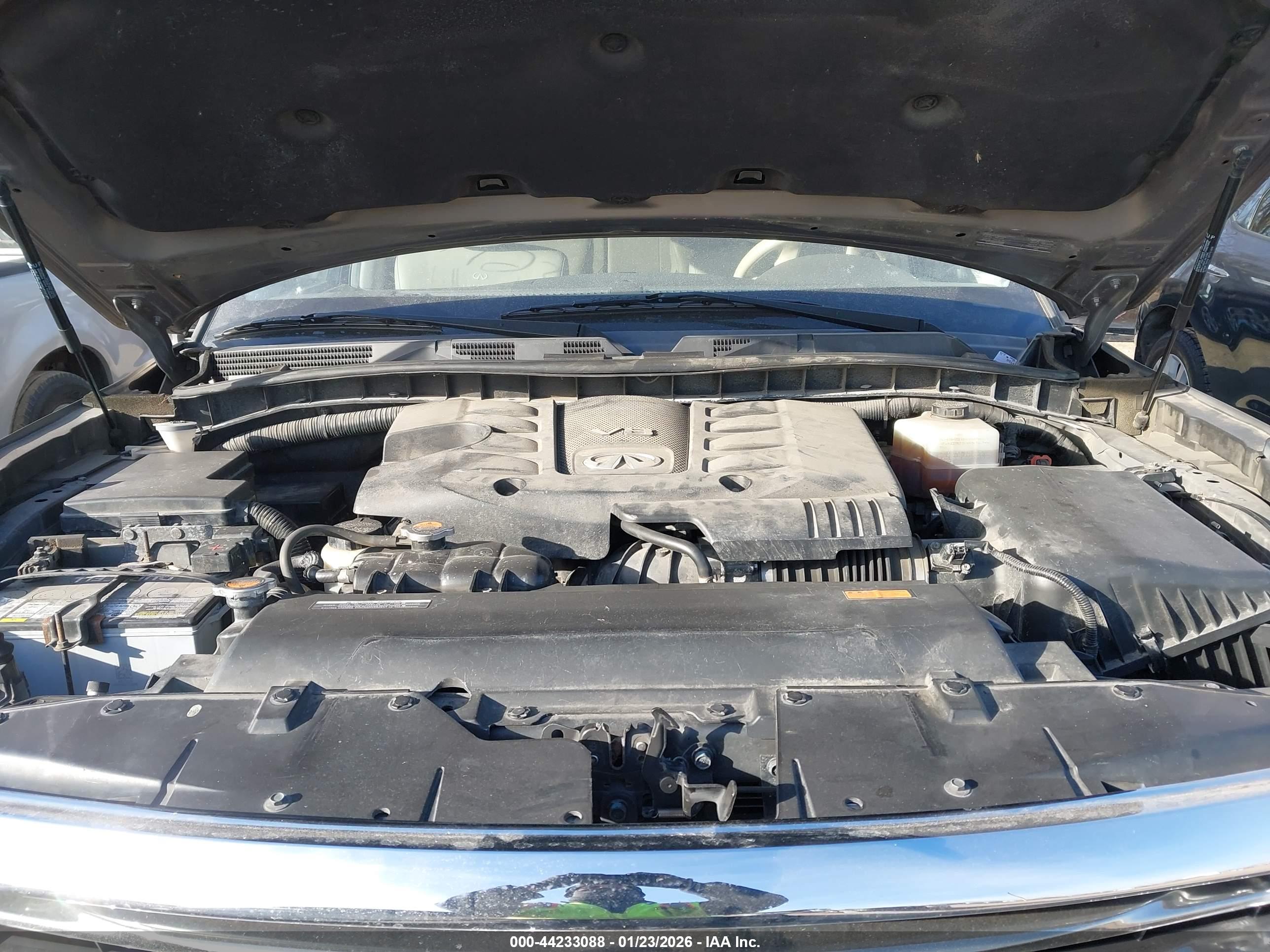 INFINITI QX56 image 10
