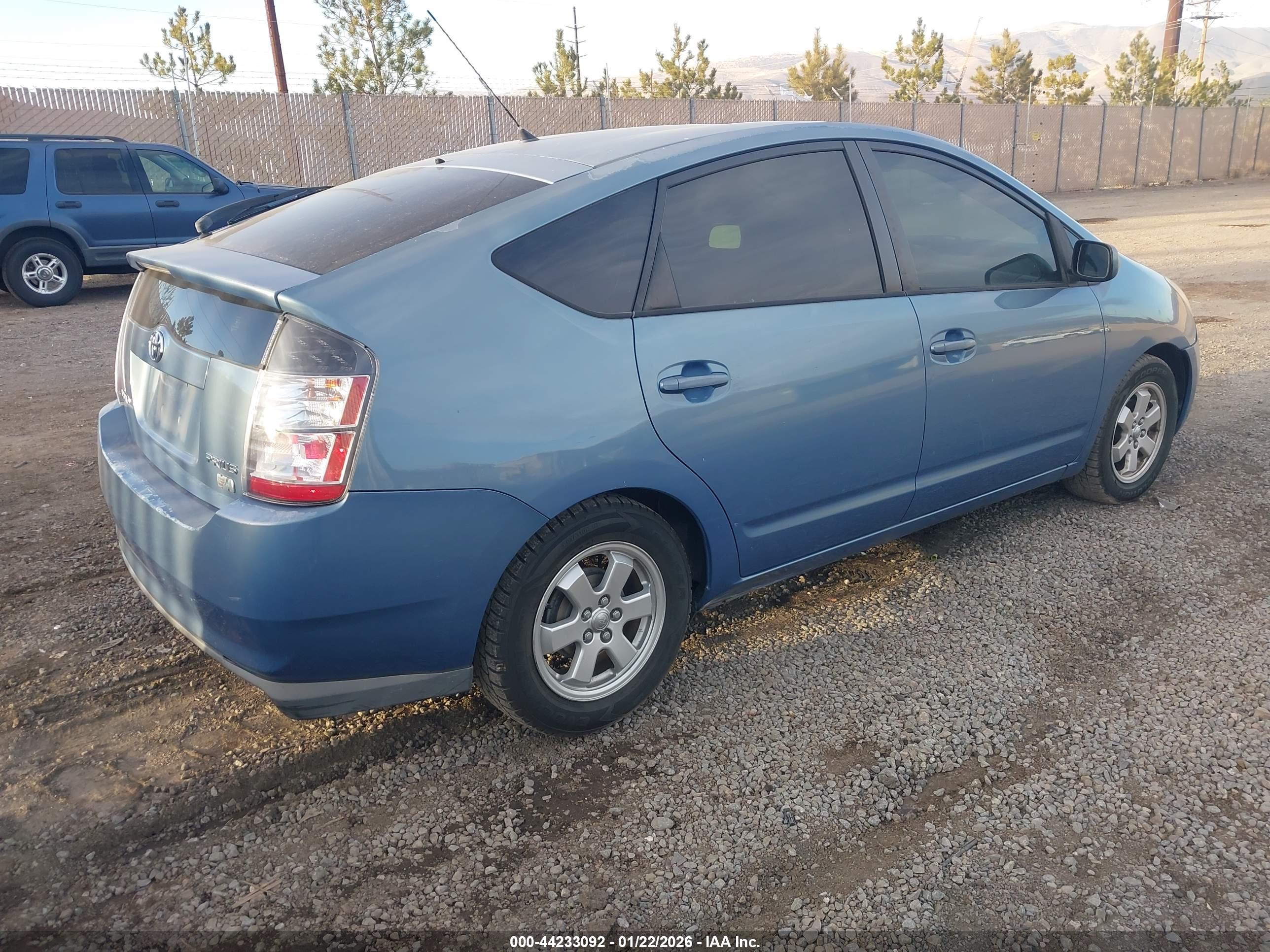 TOYOTA PRIUS image 4