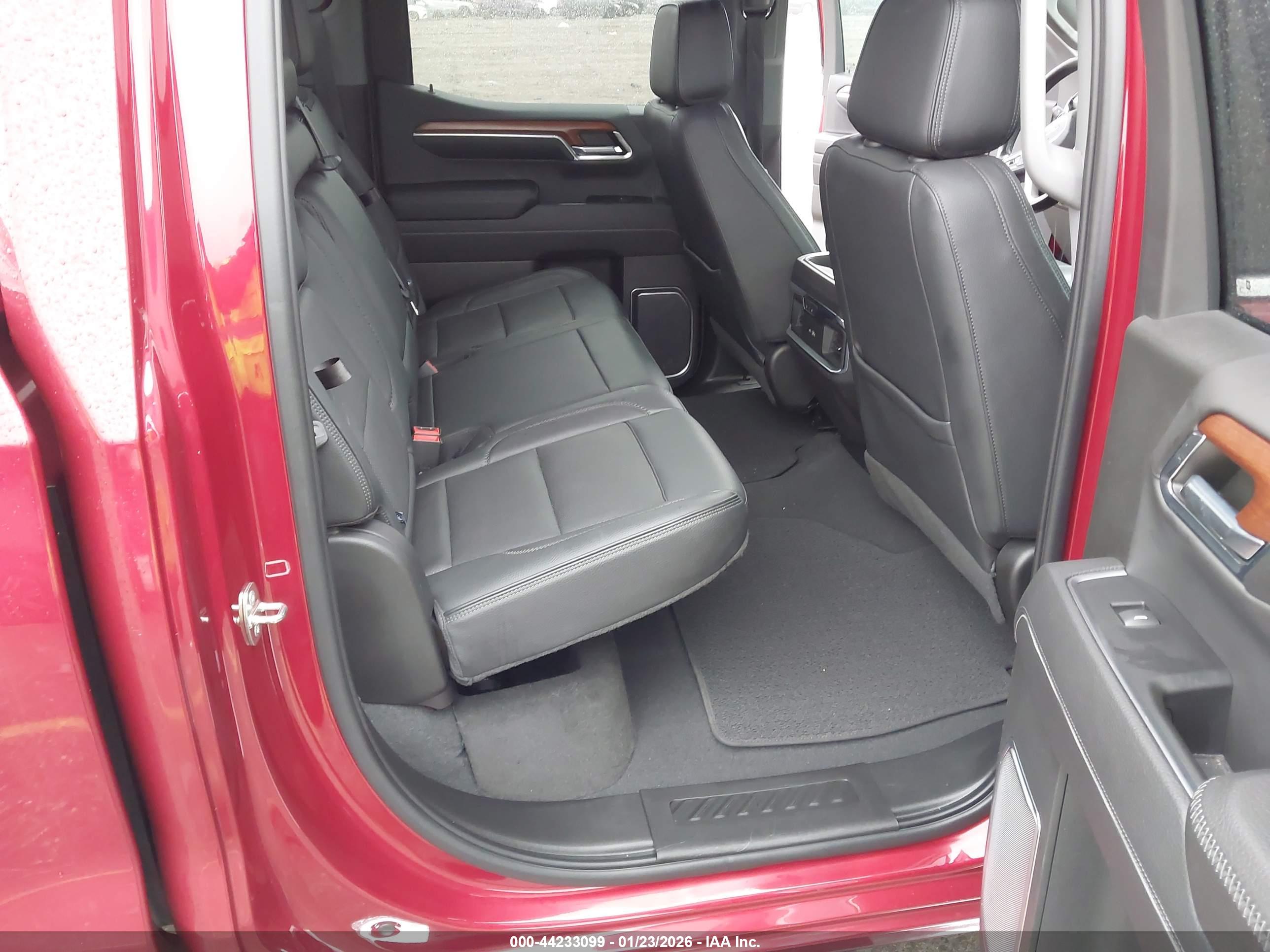 GMC SIERRA image 8
