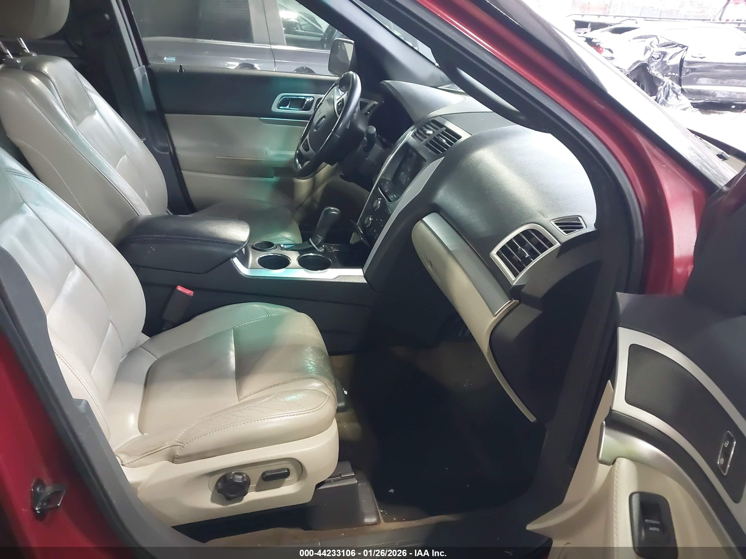 FORD EXPLORER image 5
