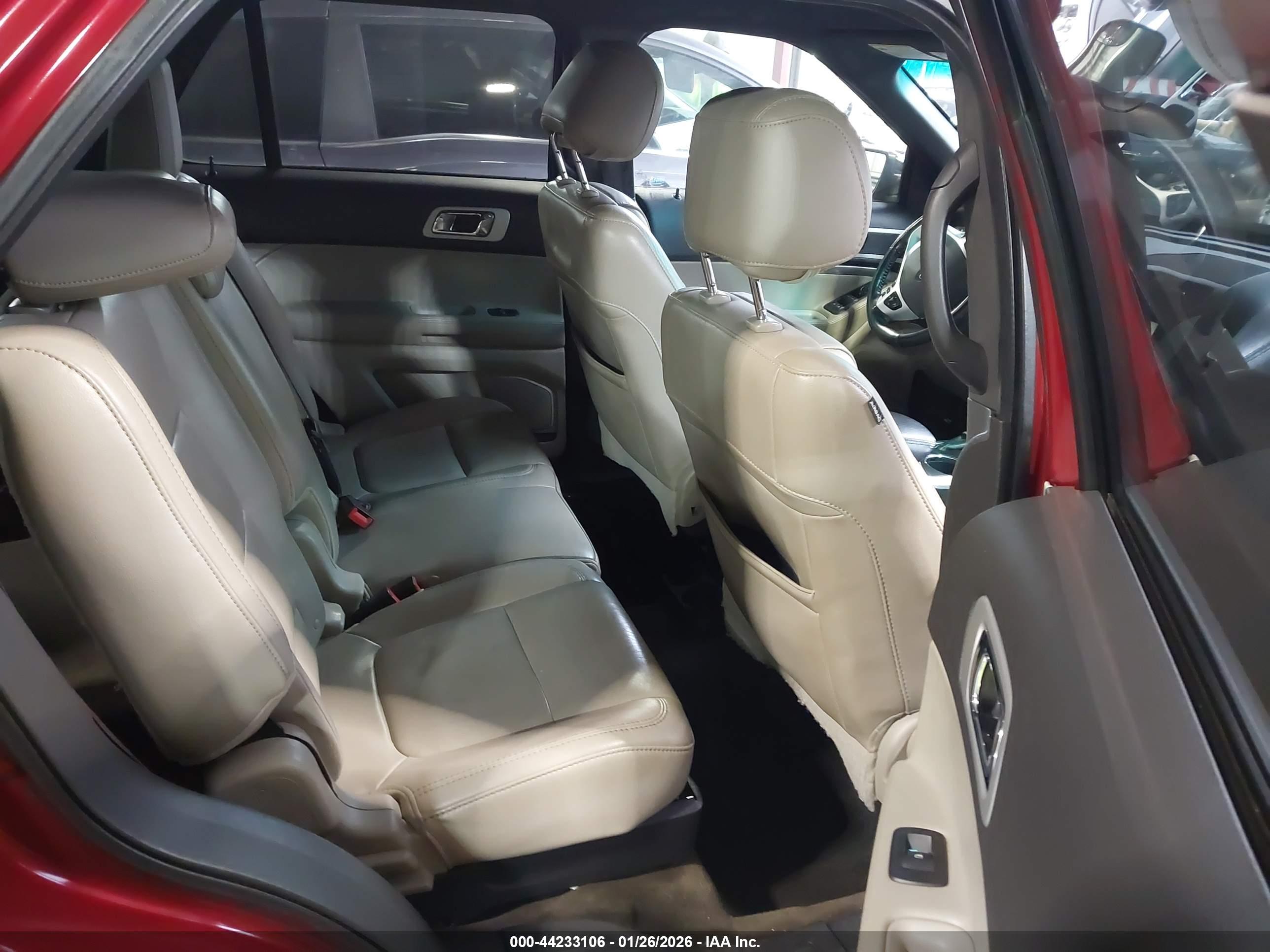 FORD EXPLORER image 8