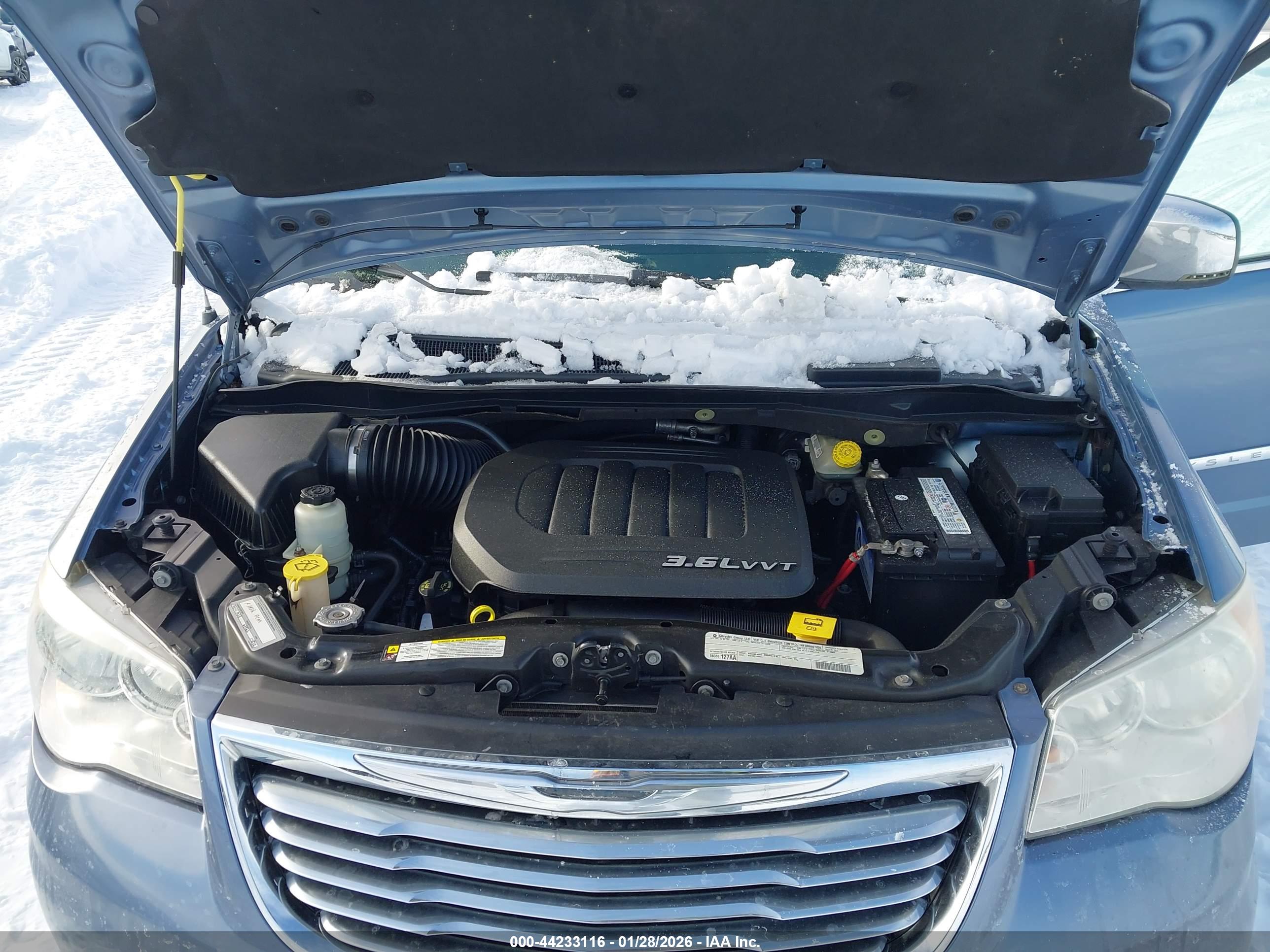 CHRYSLER TOWN image 10