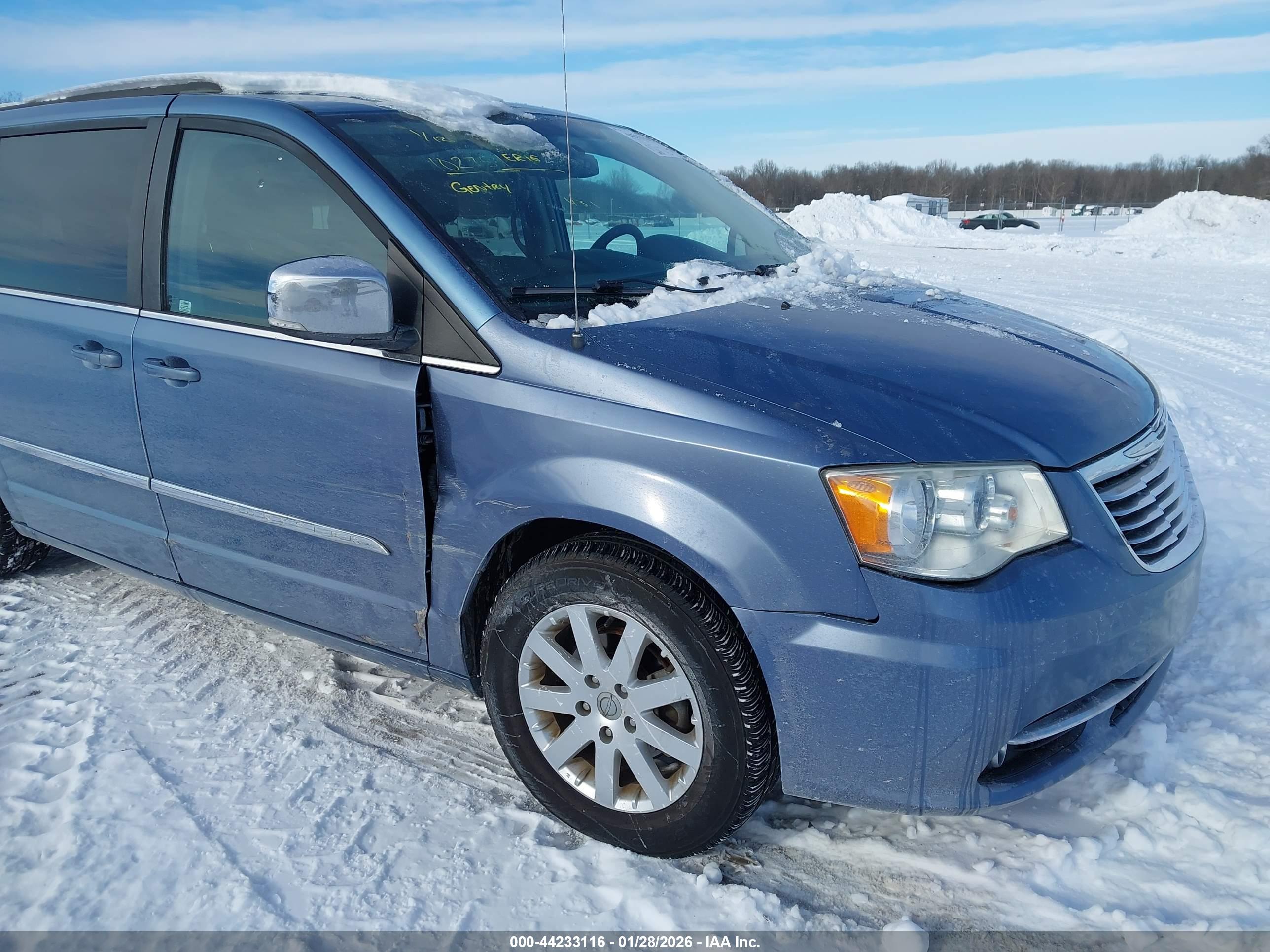 CHRYSLER TOWN image 6