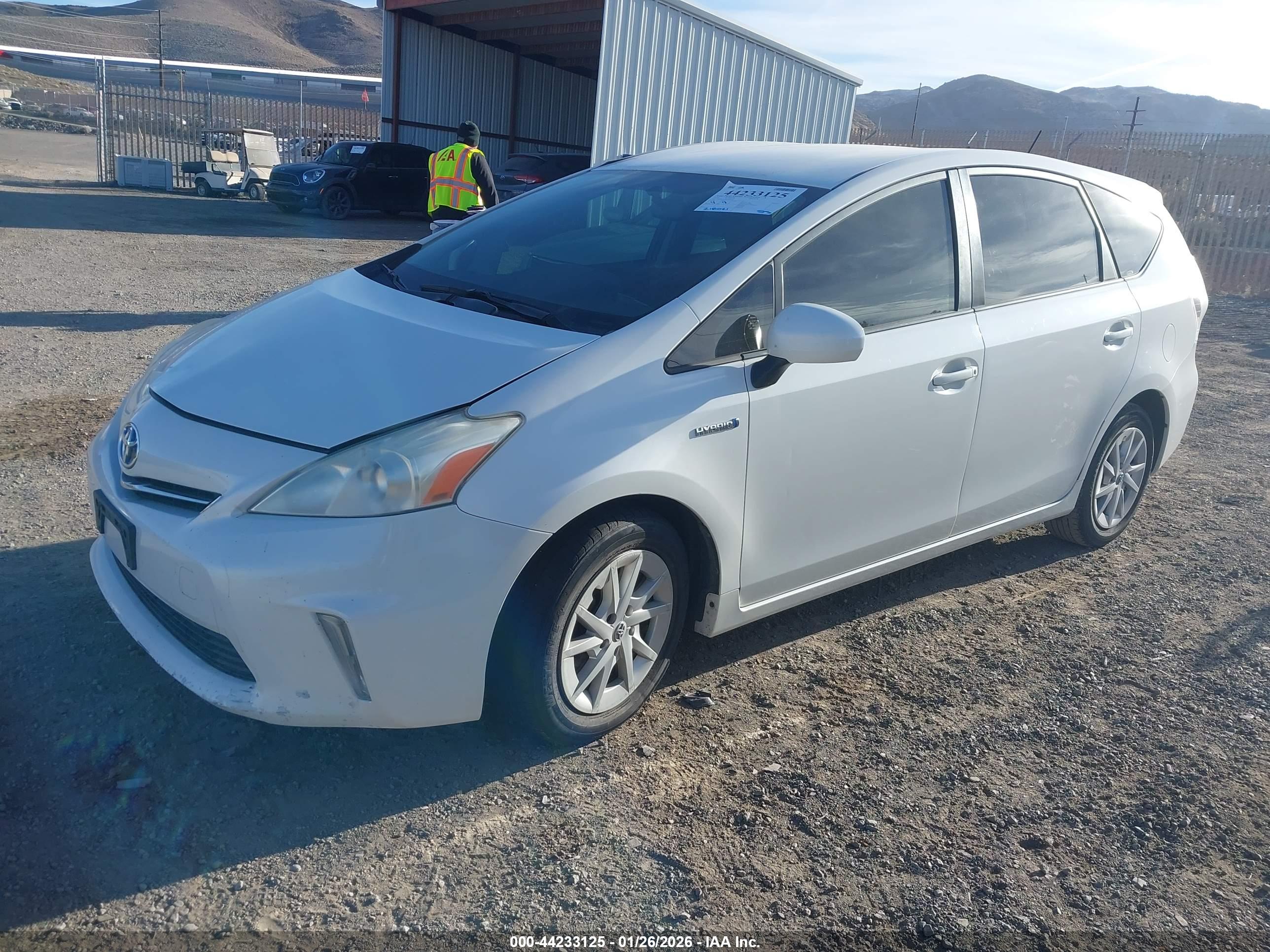 TOYOTA PRIUS image 2