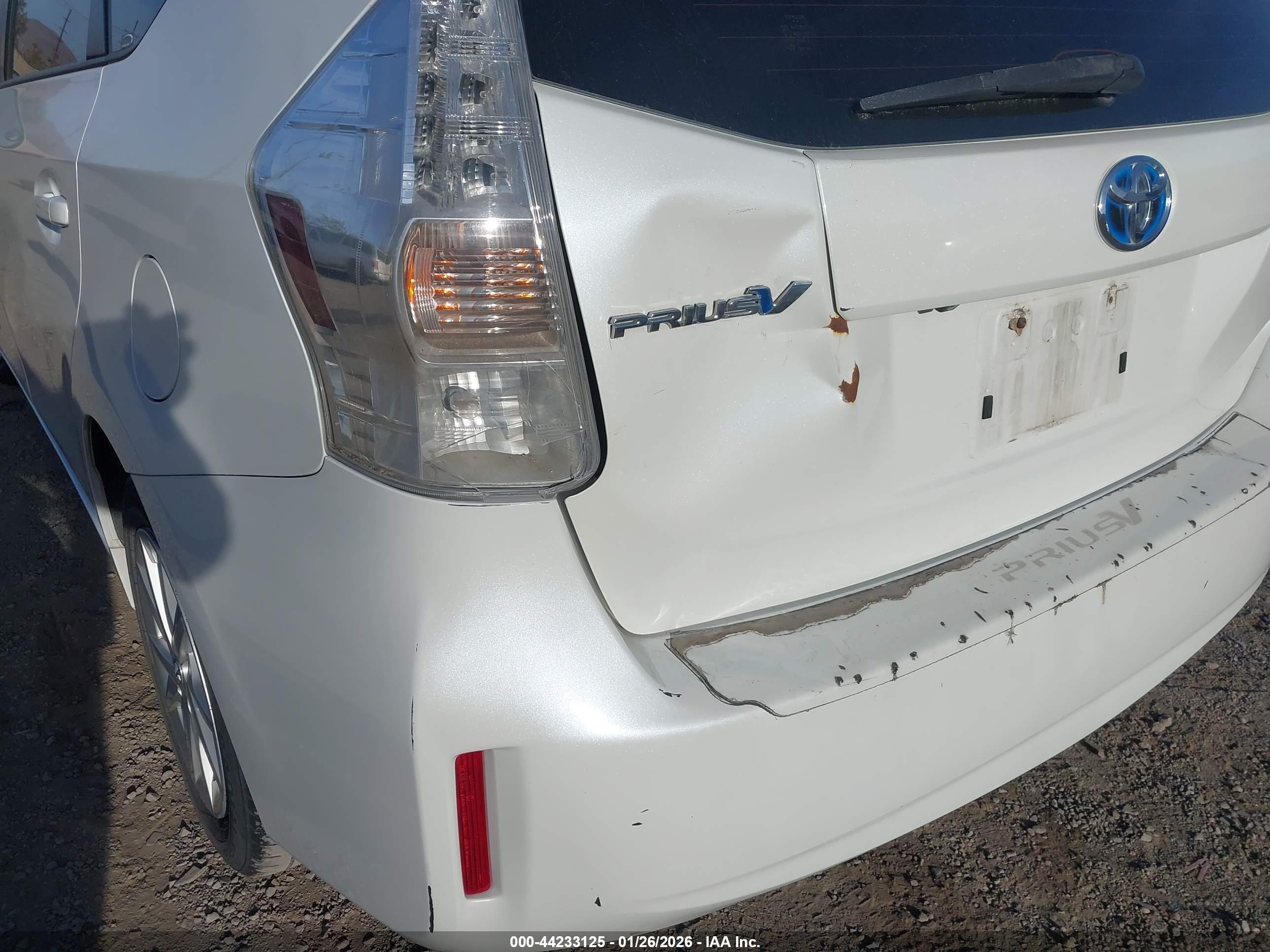 TOYOTA PRIUS image 6