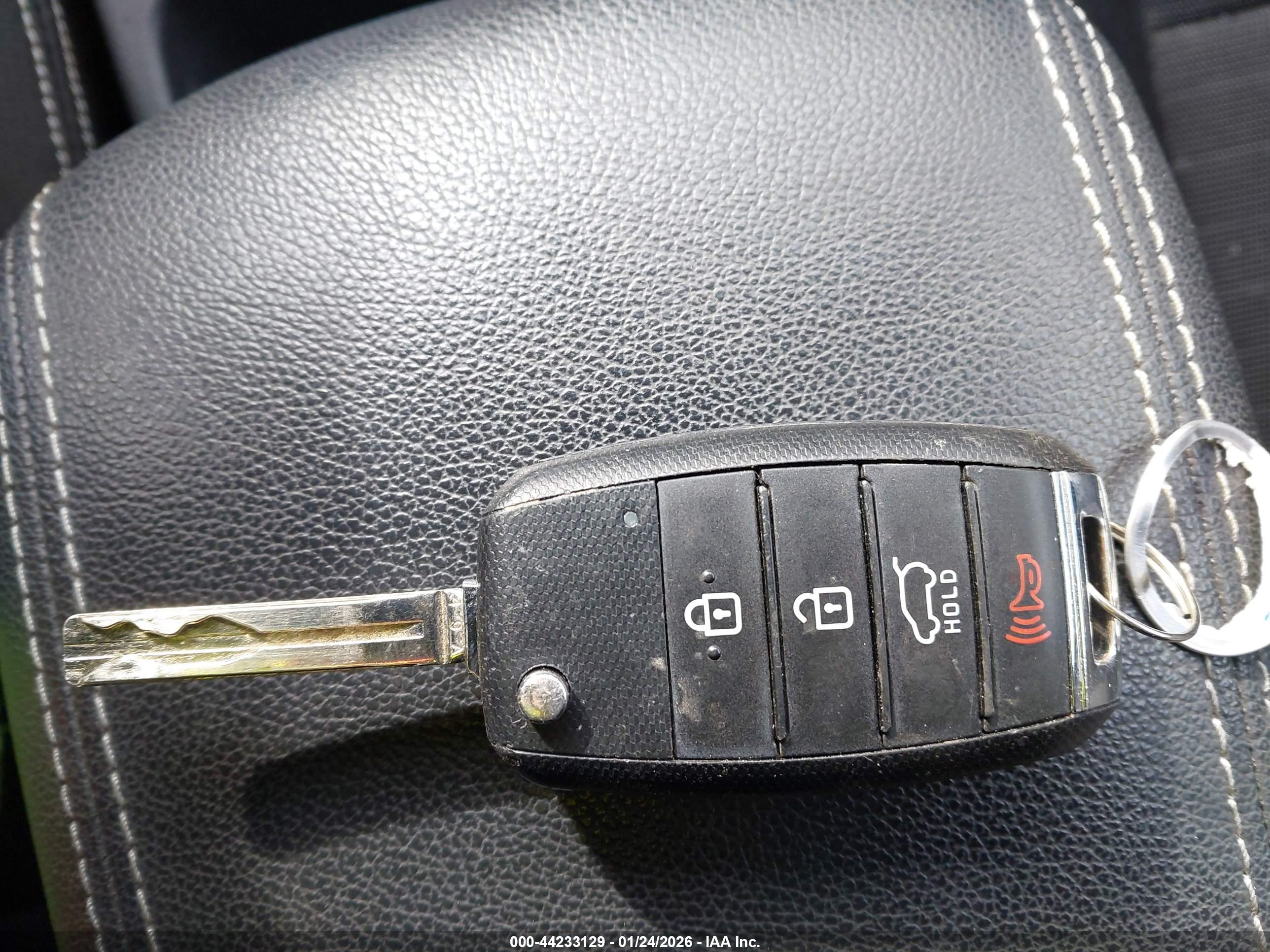 KIA SPORTAGE image 11