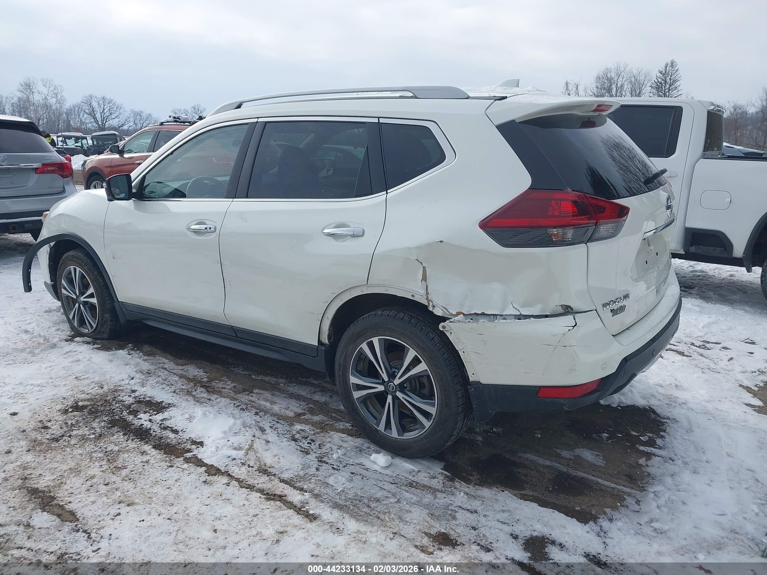 NISSAN ROGUE image 3