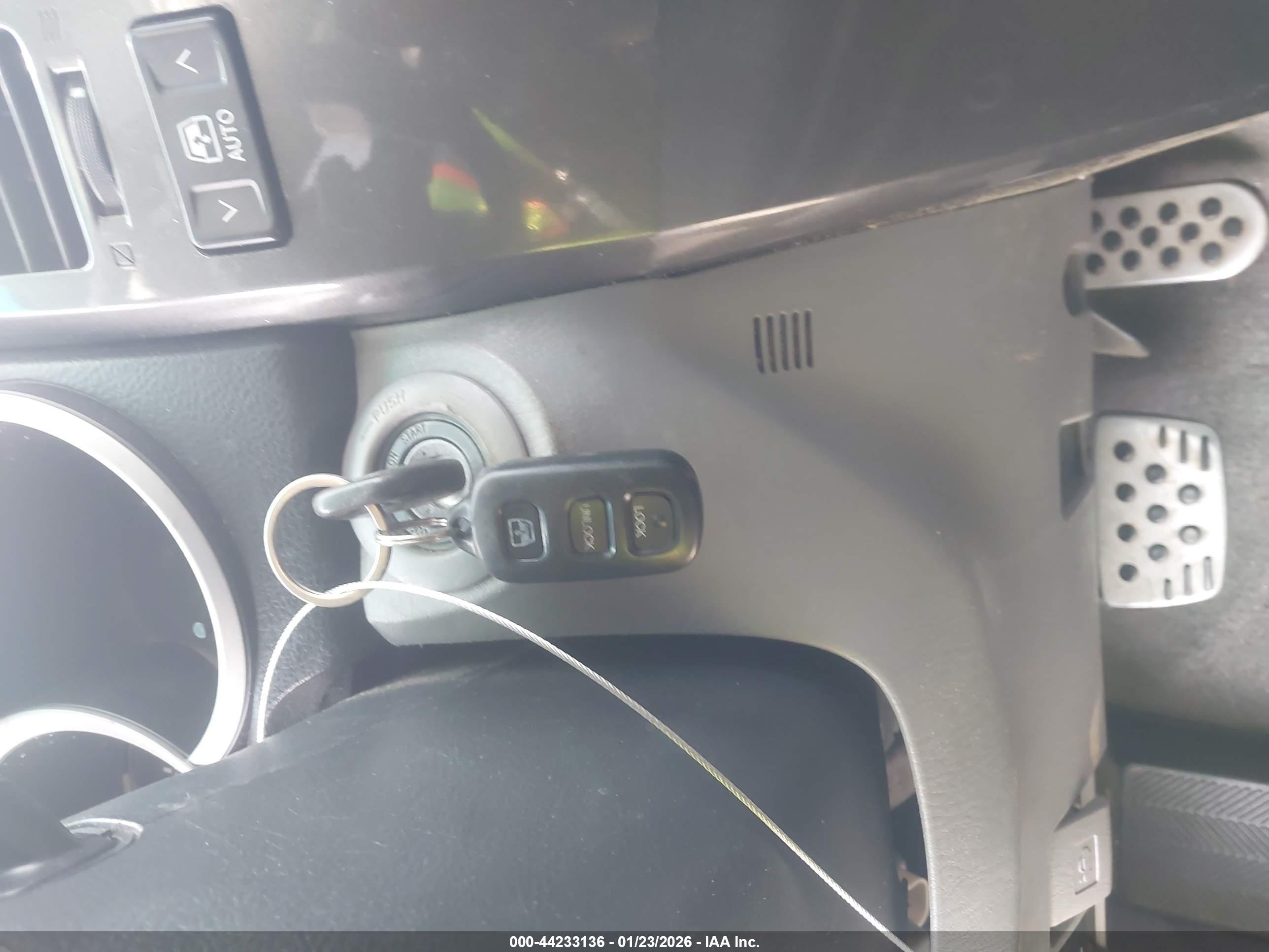 TOYOTA 4RUNNER image 11