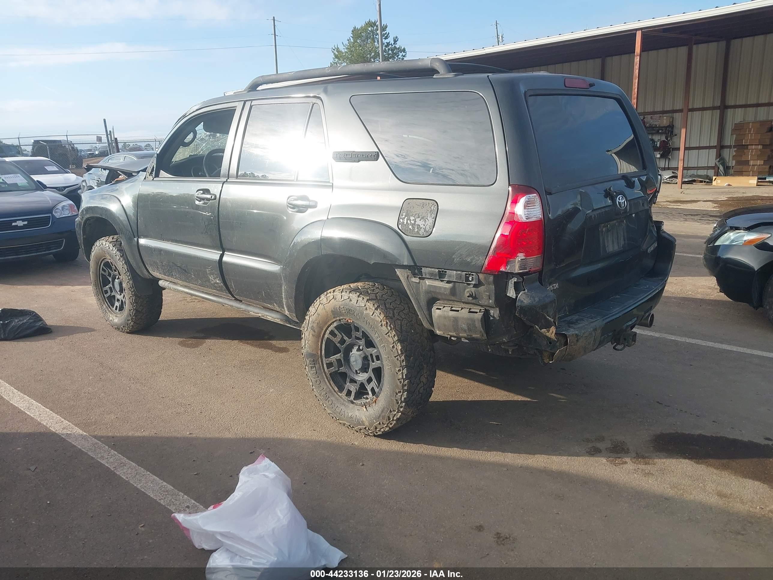 TOYOTA 4RUNNER image 3