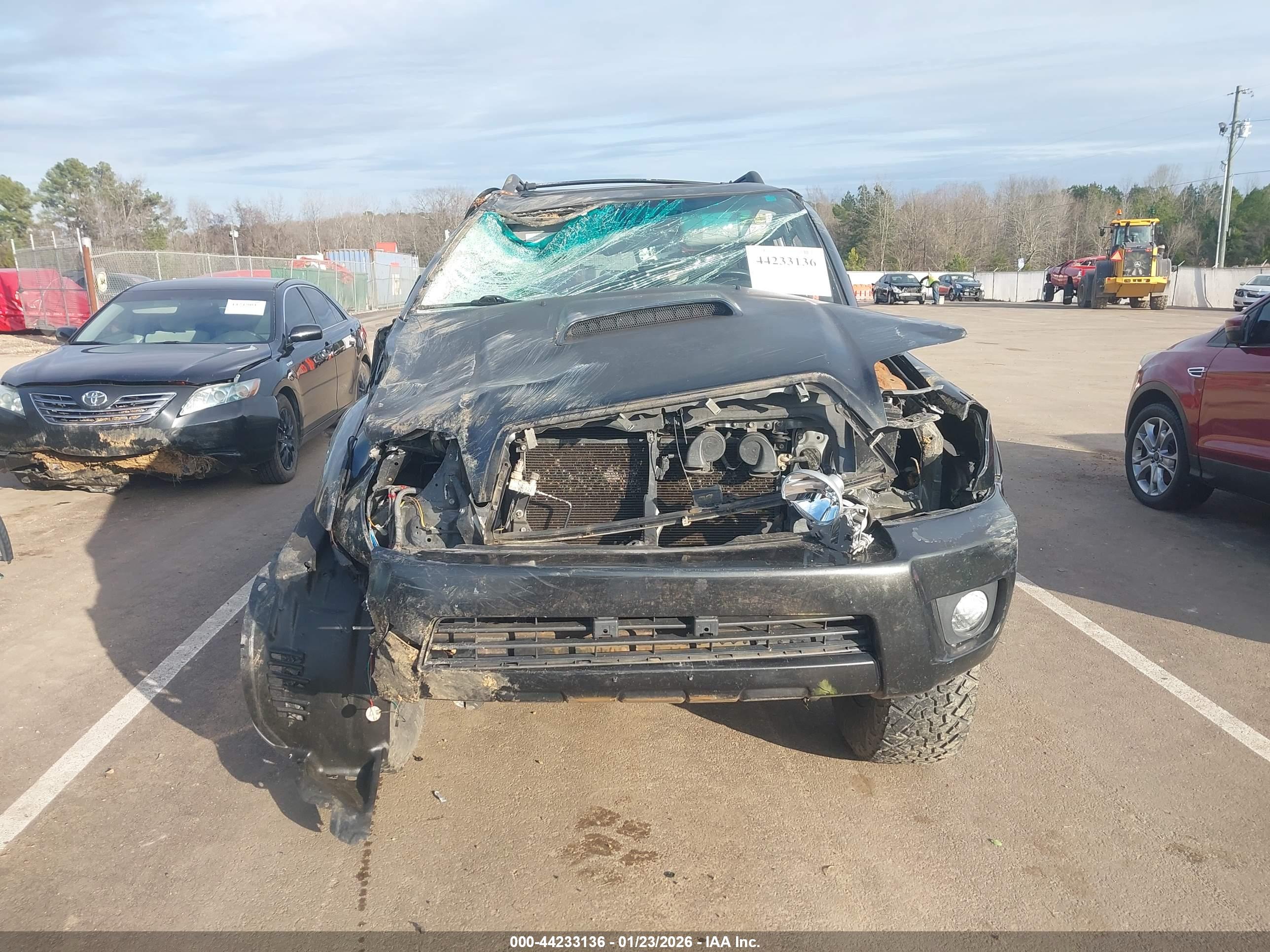 TOYOTA 4RUNNER image 6
