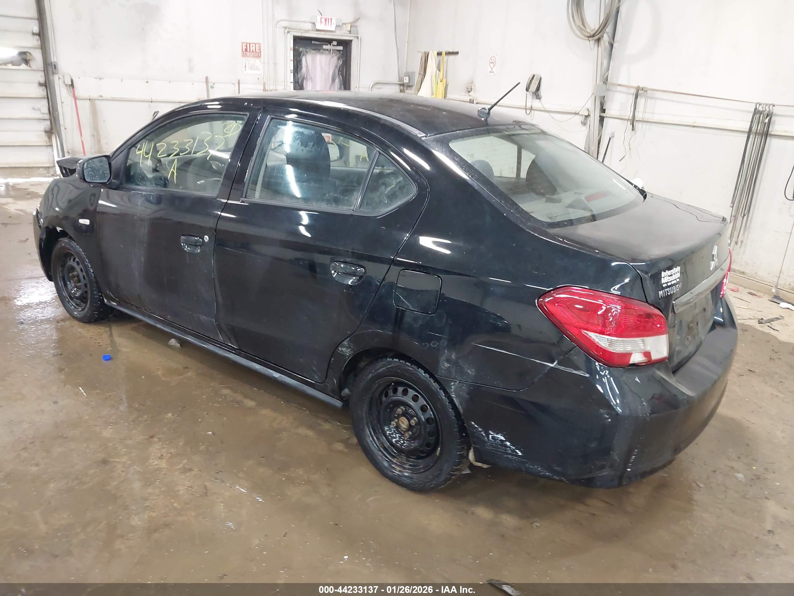 MITSUBISHI MIRAGE image 3