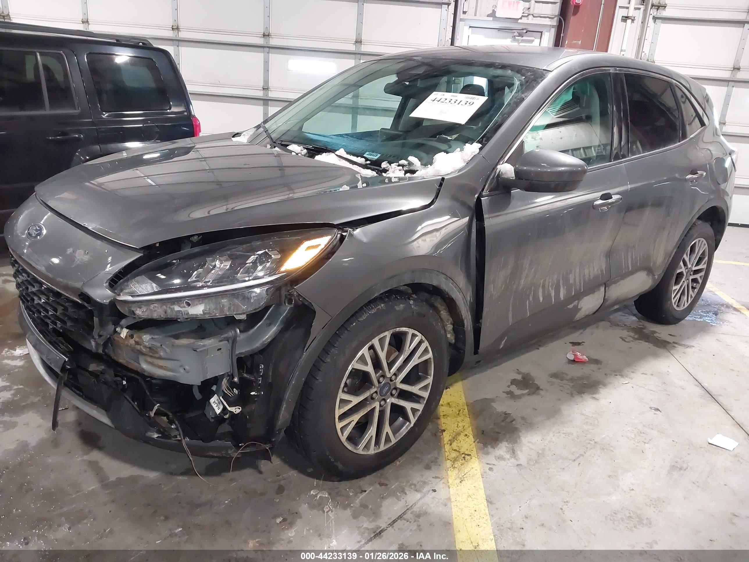 FORD ESCAPE image 2
