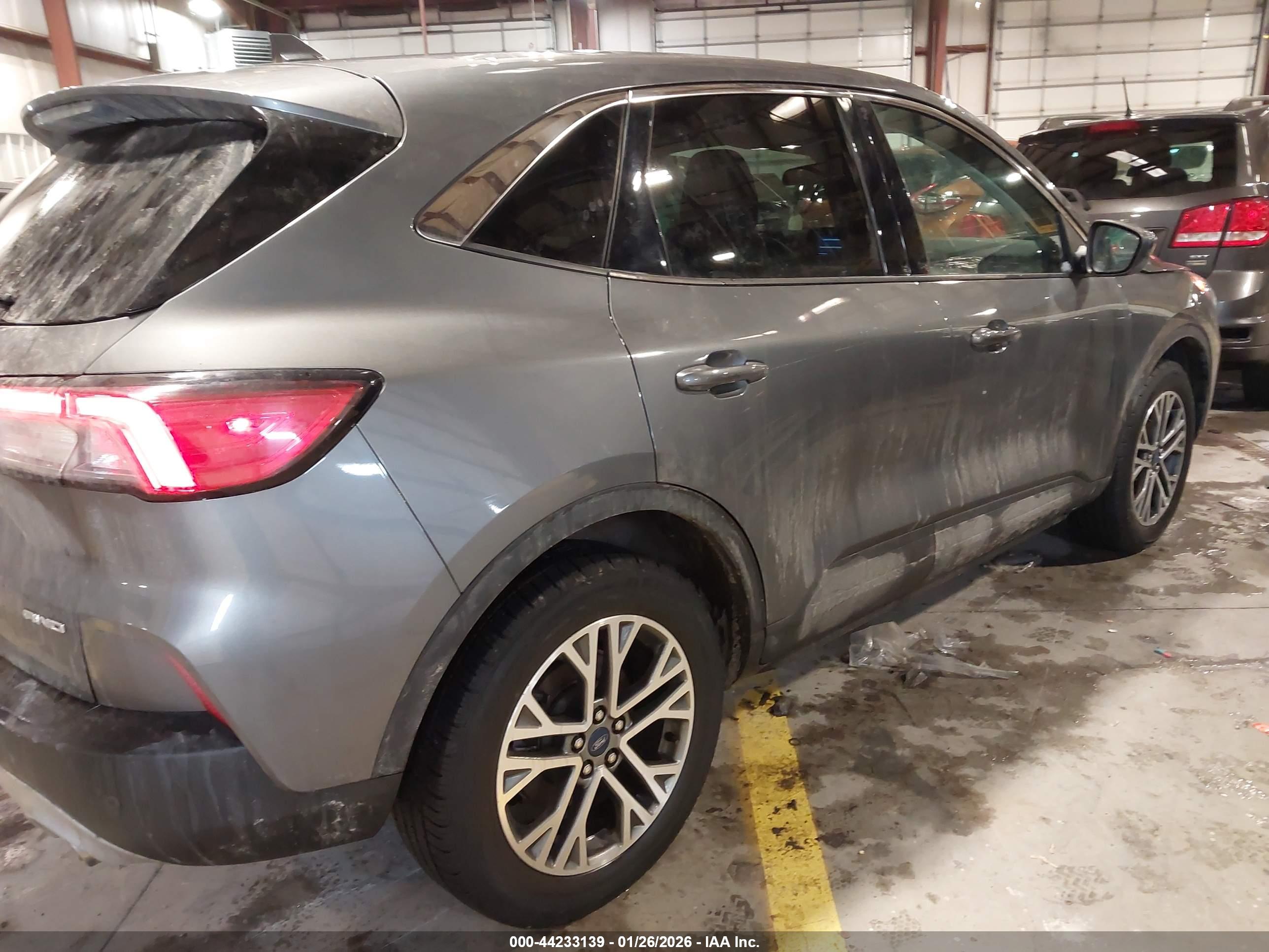 FORD ESCAPE image 4