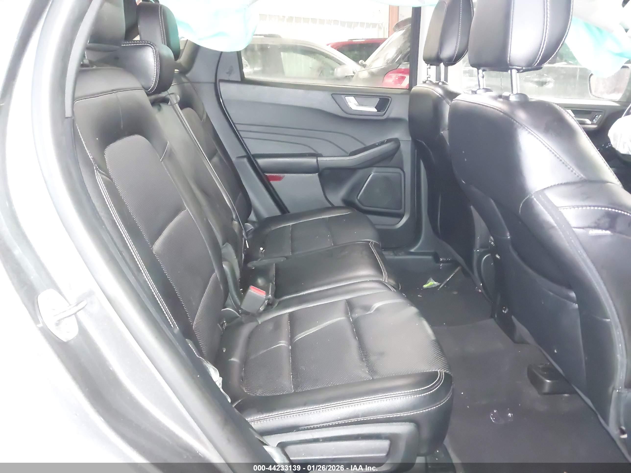 FORD ESCAPE image 8