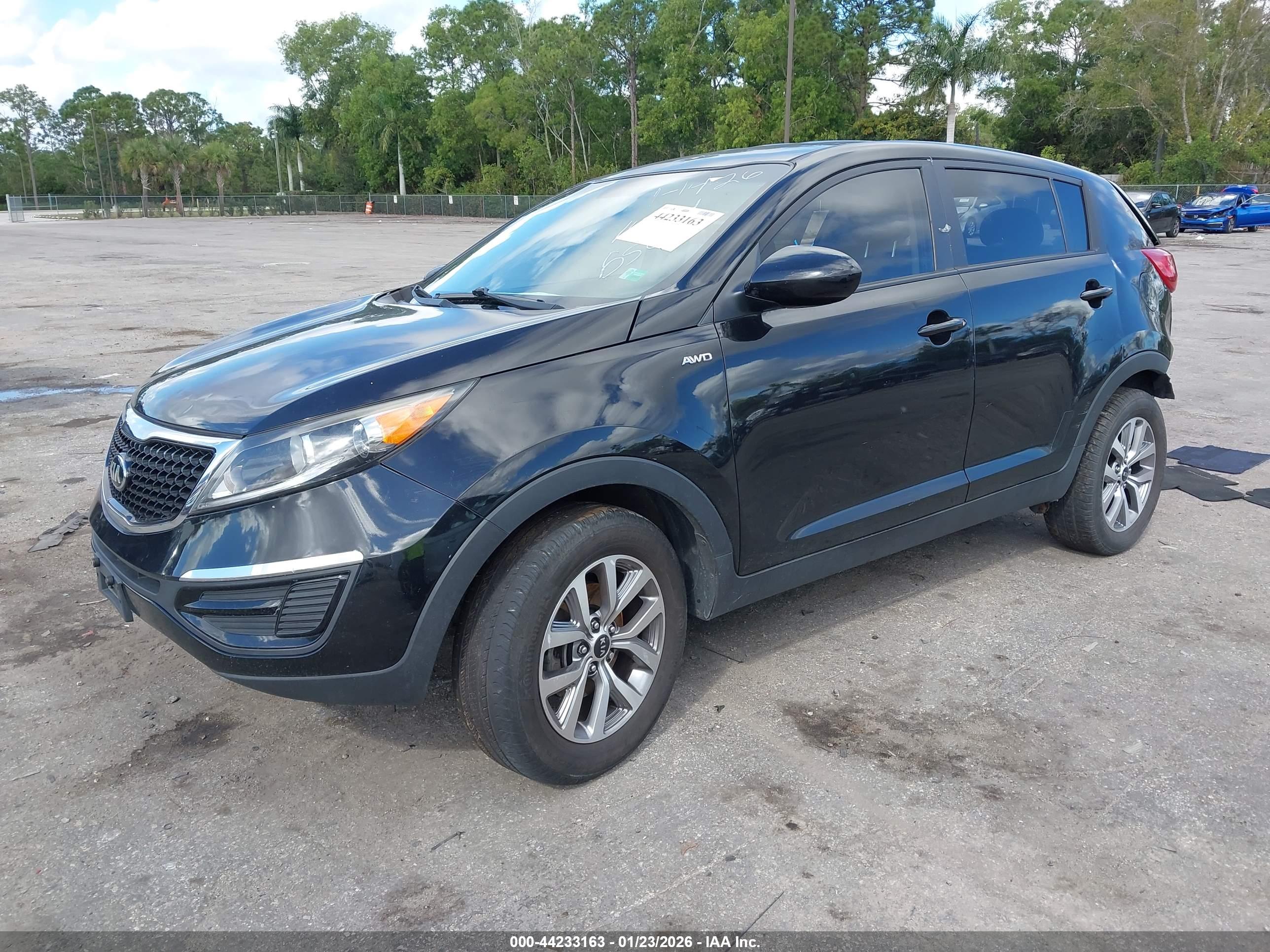 KIA SPORTAGE image 2