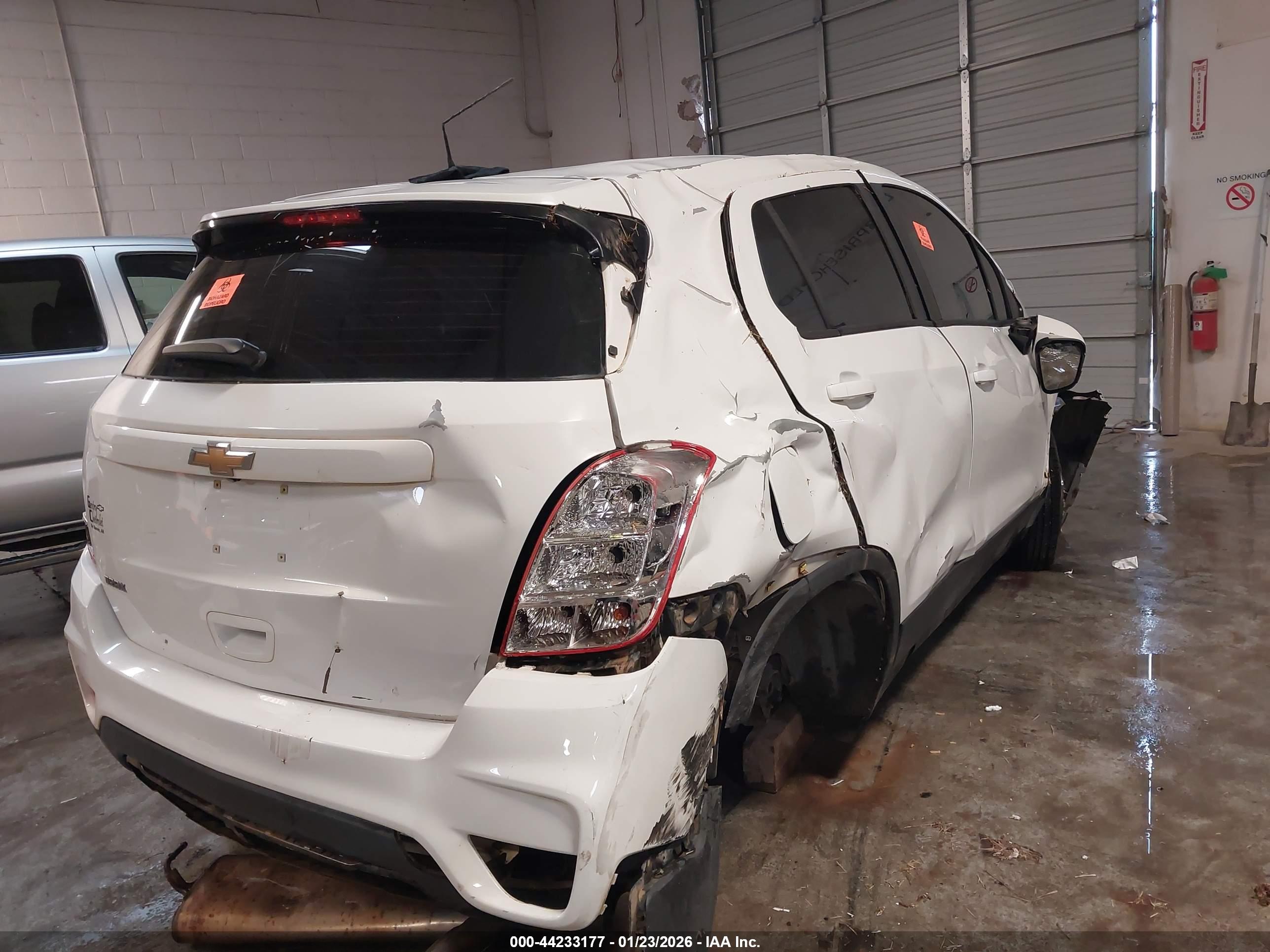 CHEVROLET TRAX image 4