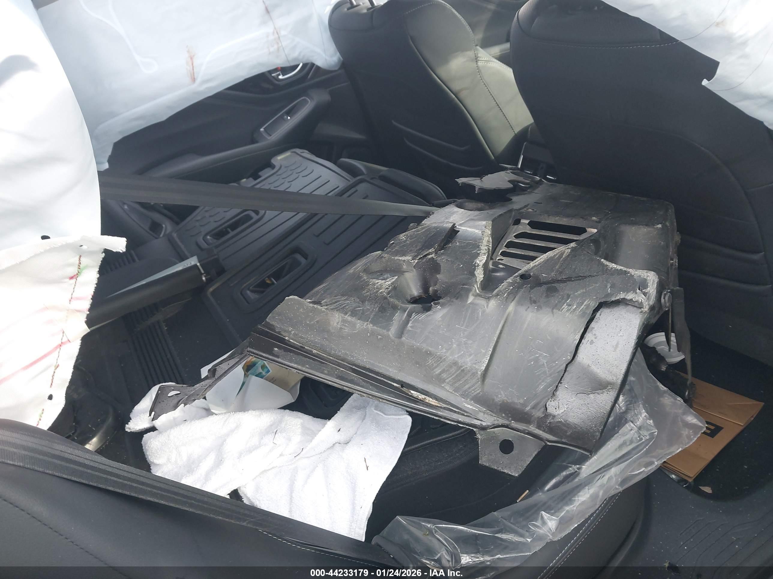 SUBARU OUTBACK image 8