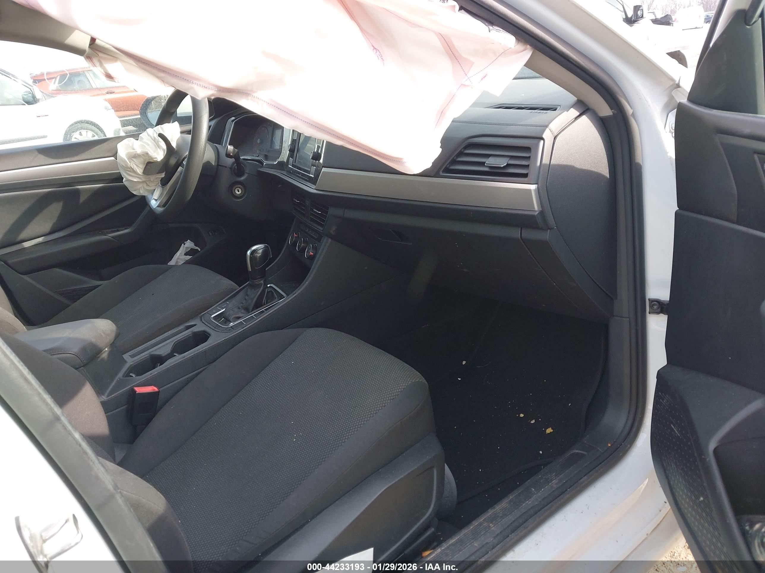 VOLKSWAGEN JETTA image 5