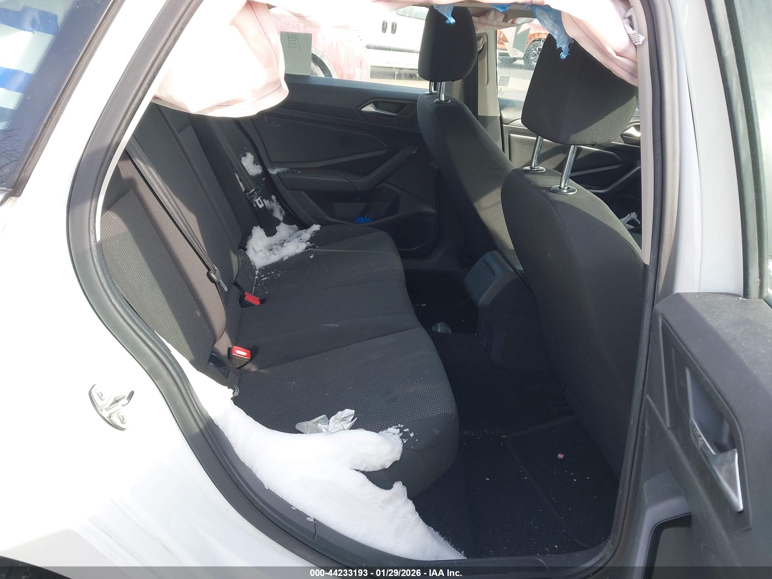 VOLKSWAGEN JETTA image 8