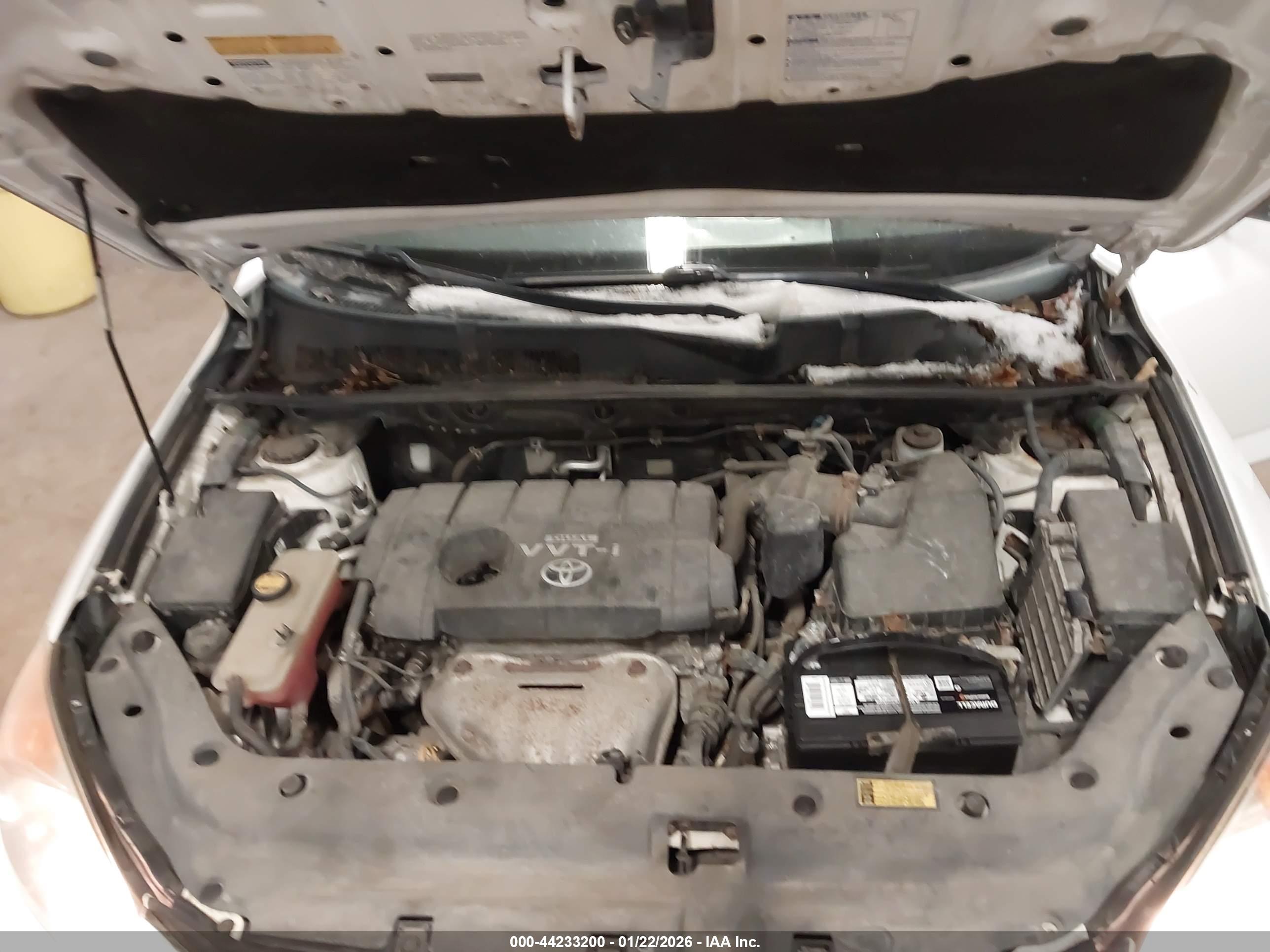 TOYOTA RAV4 image 10