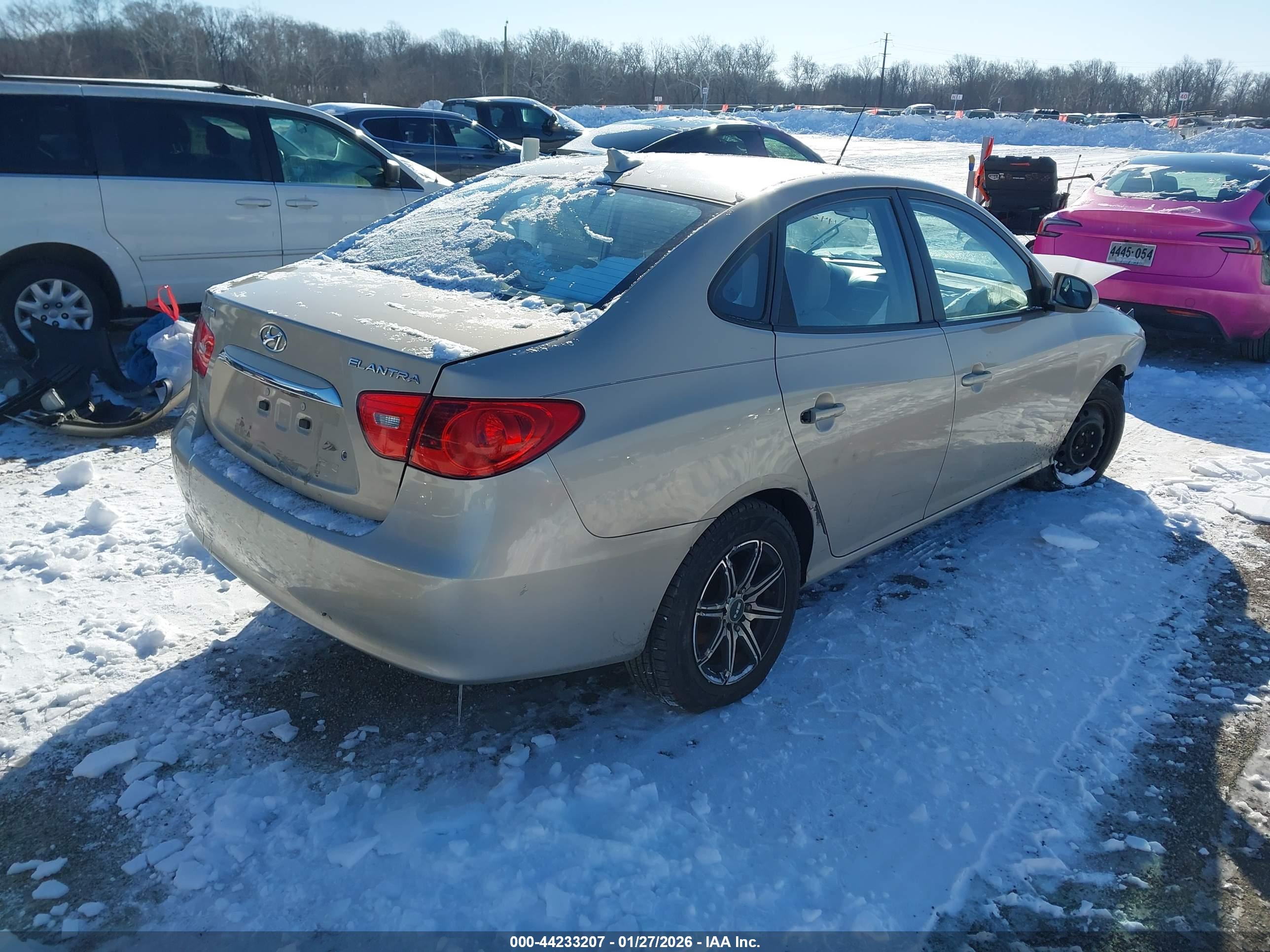 HYUNDAI ELANTRA image 4