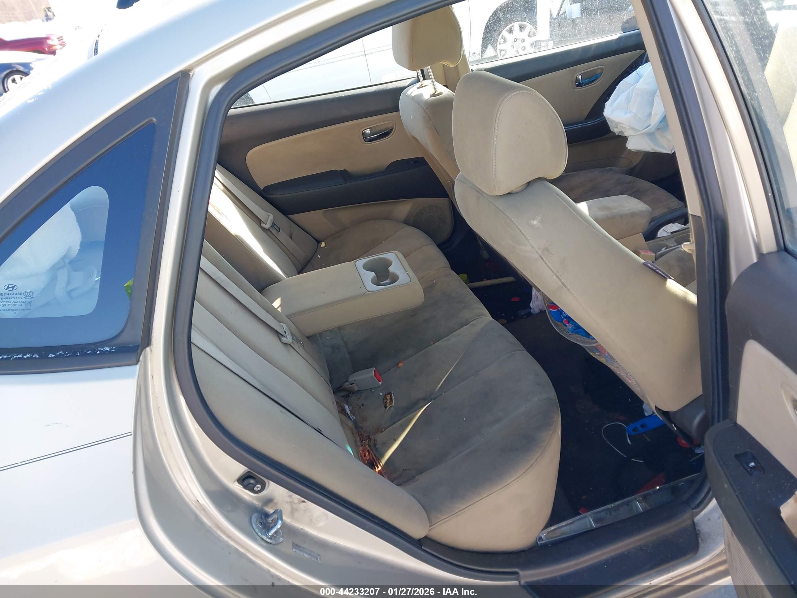 HYUNDAI ELANTRA image 8