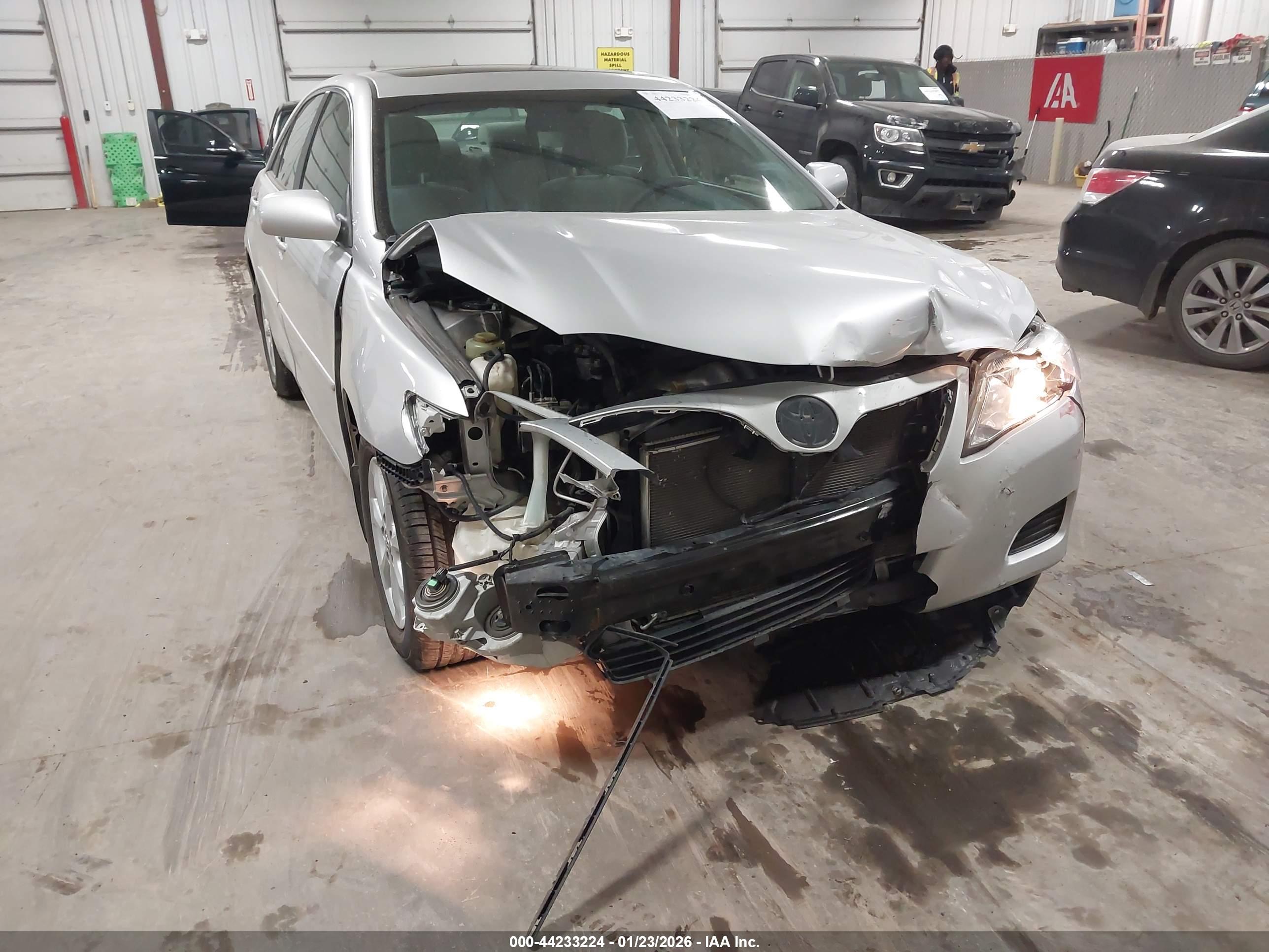 TOYOTA CAMRY image 6