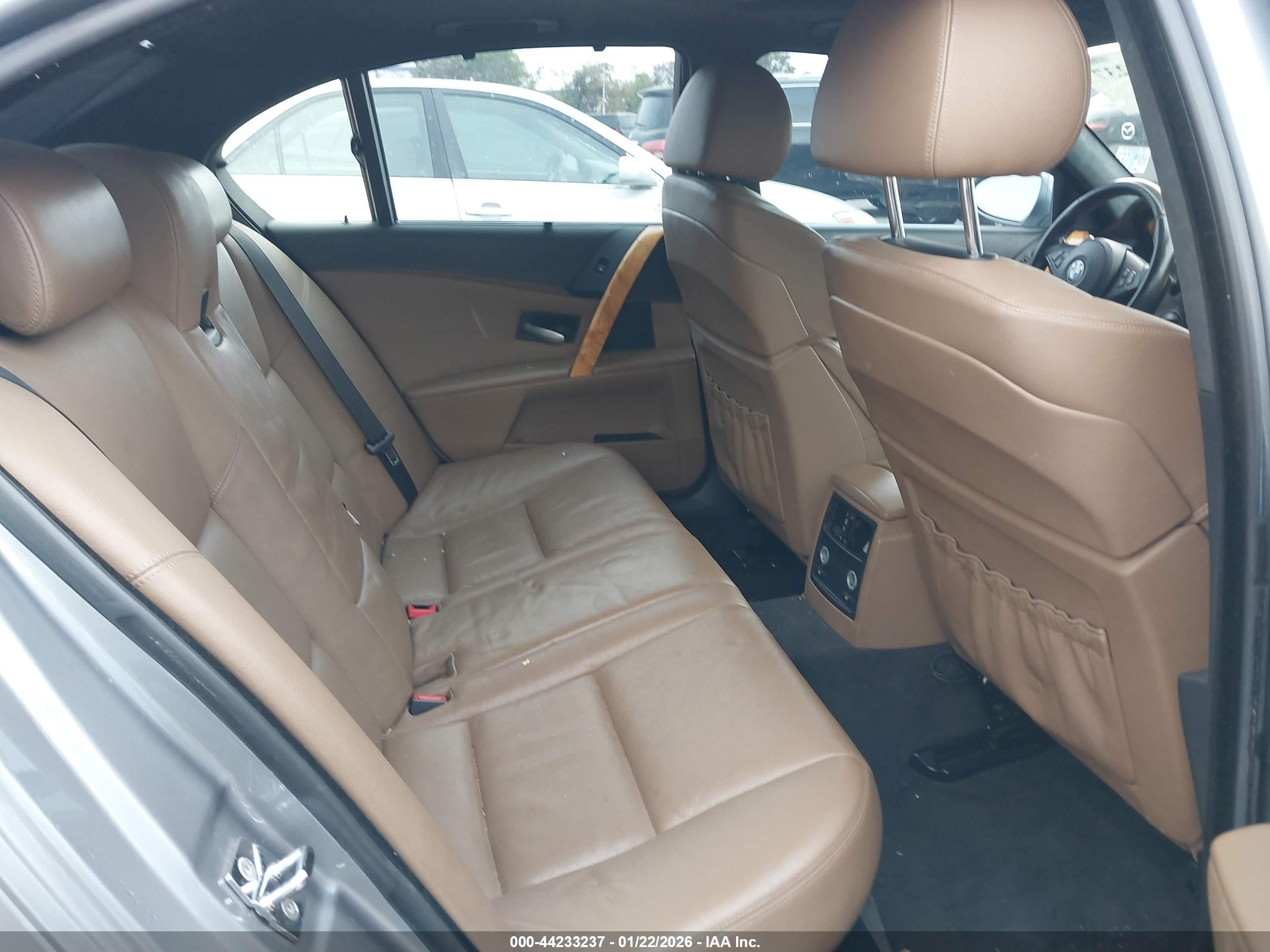 BMW M5 image 8