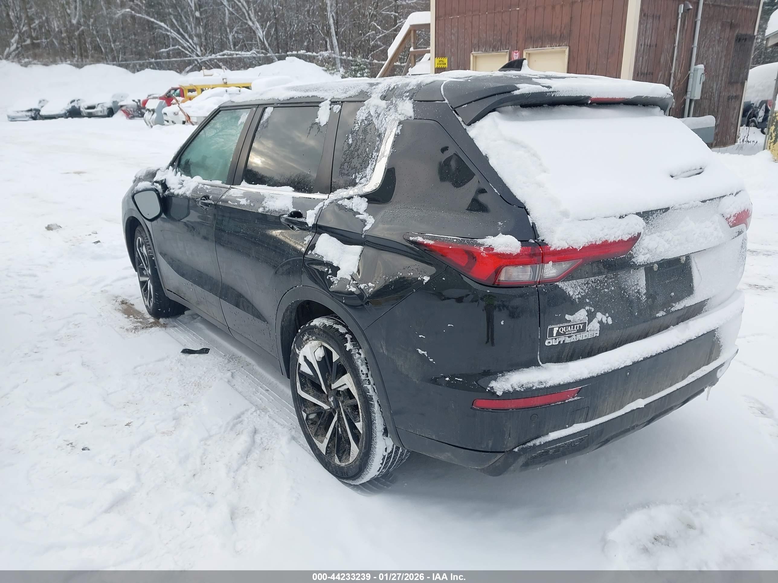 MITSUBISHI OUTLANDER image 3