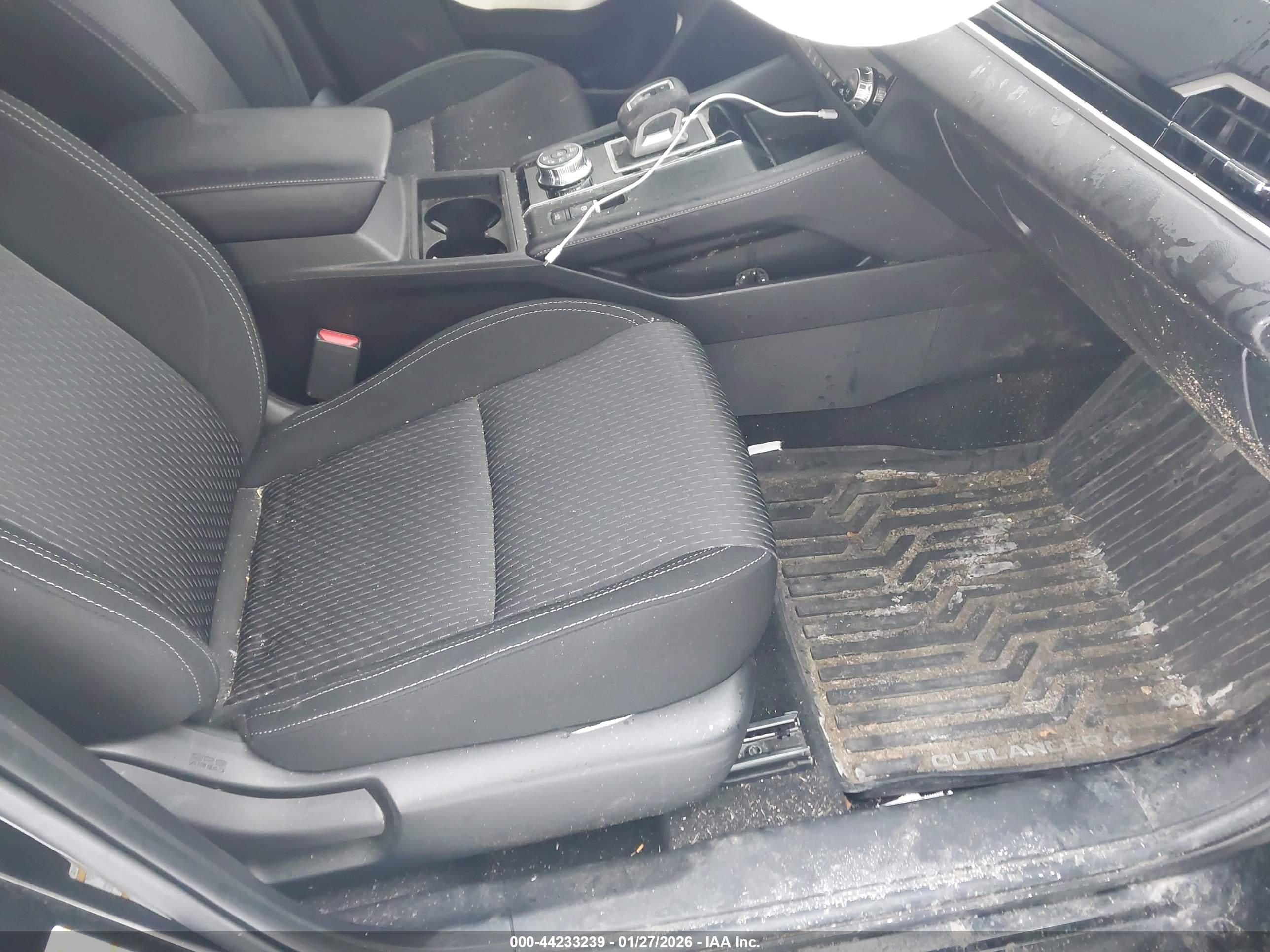 MITSUBISHI OUTLANDER image 5
