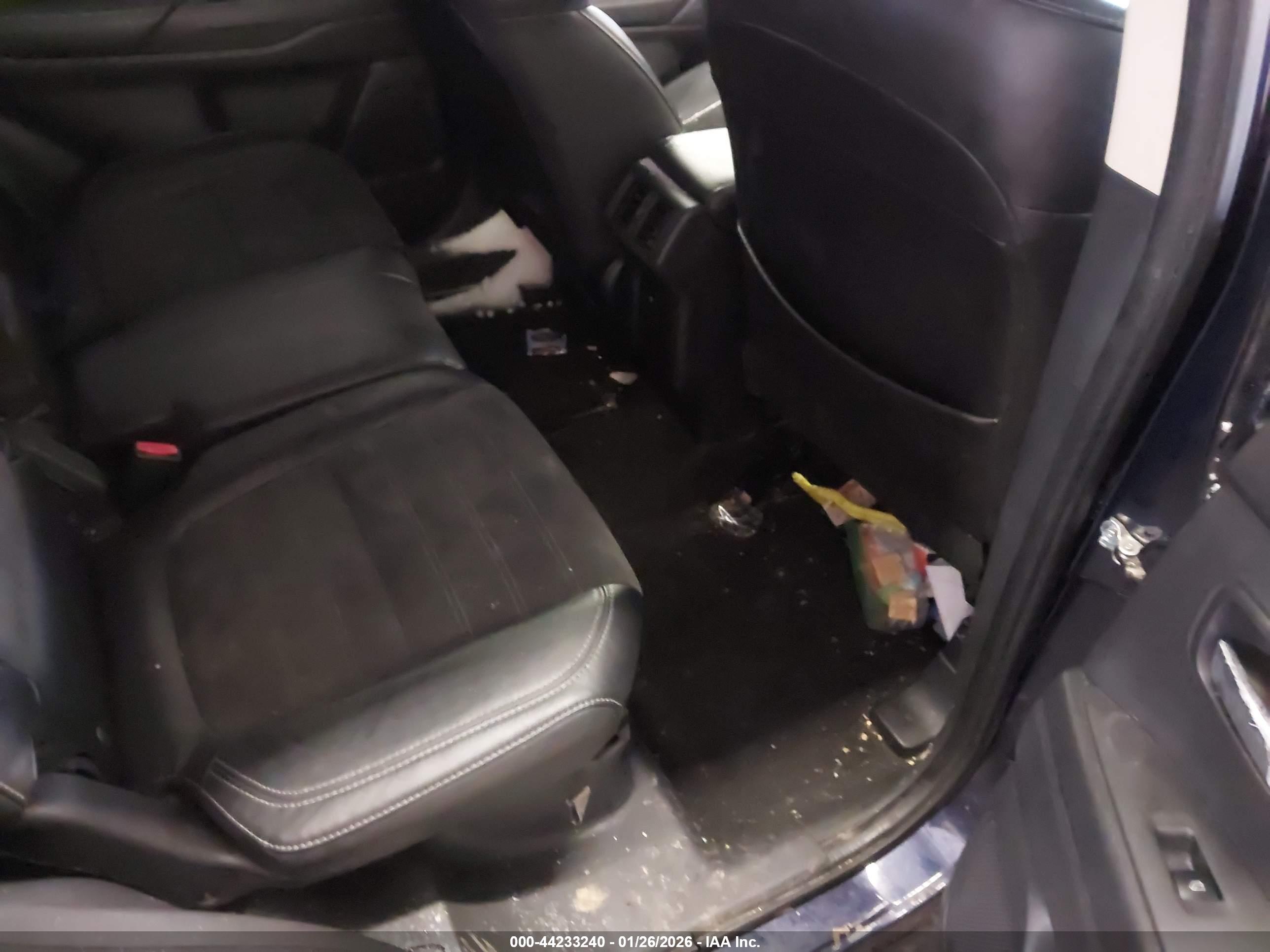 MITSUBISHI OUTLANDER image 8