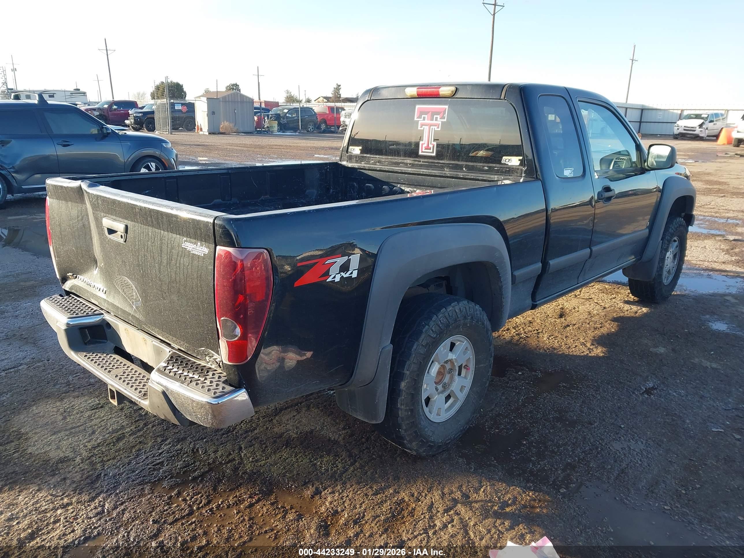 CHEVROLET COLORADO image 4