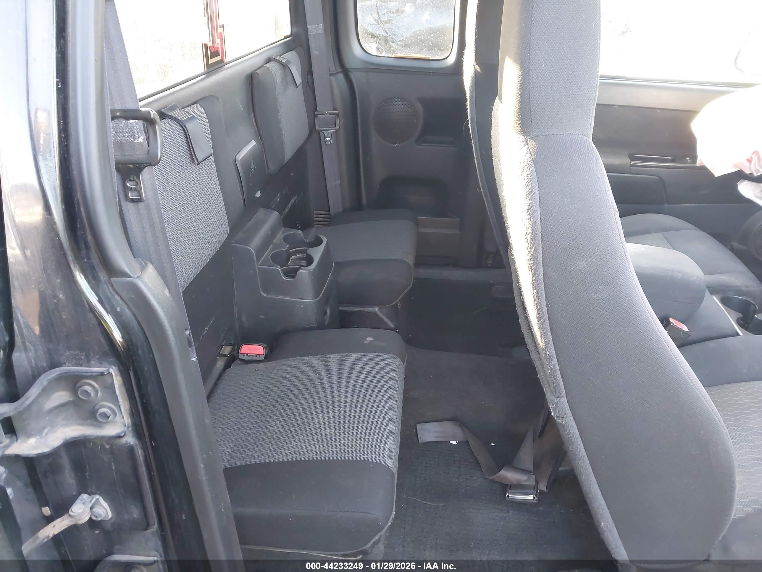 CHEVROLET COLORADO image 8